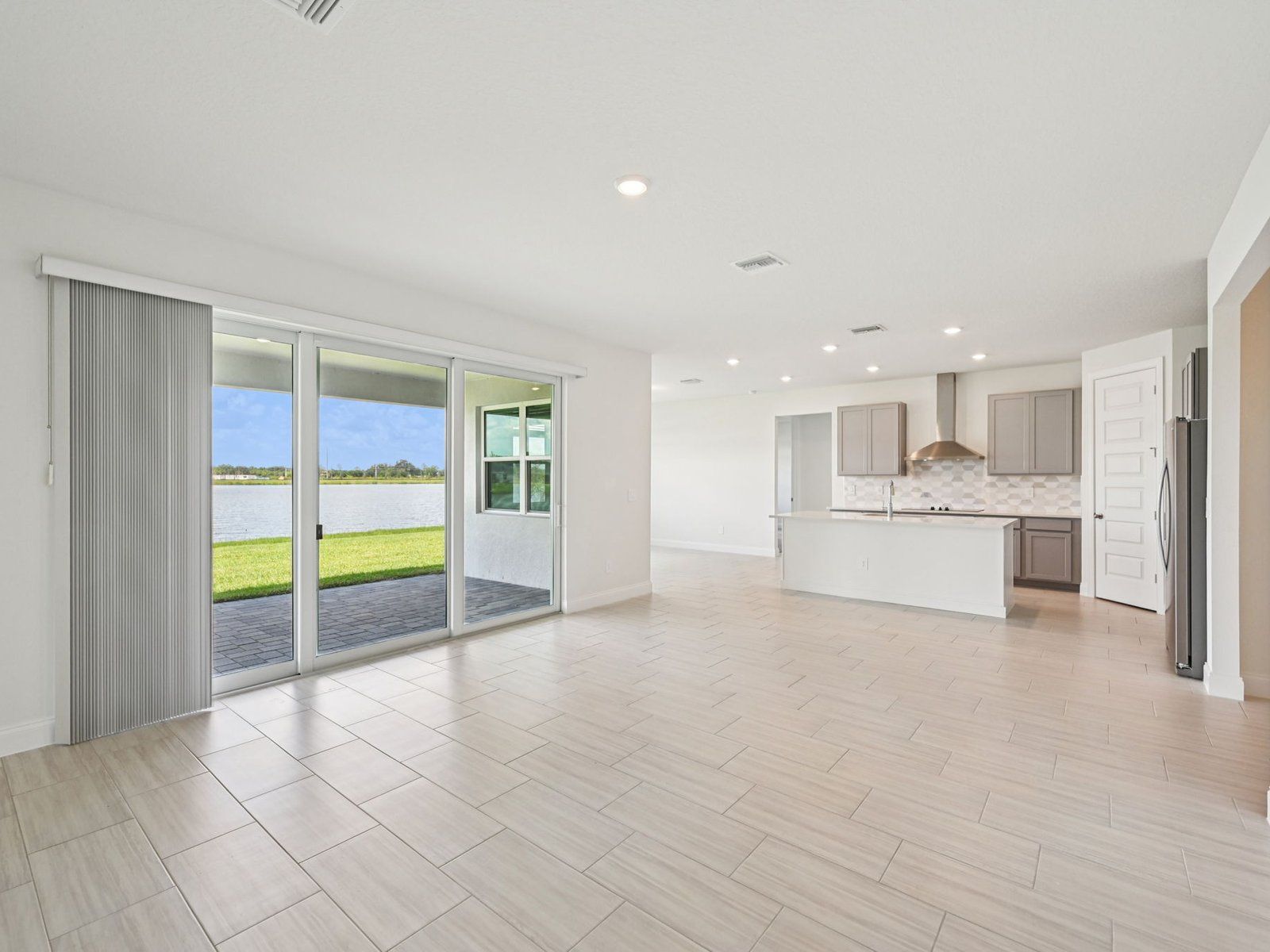 5654 Hampton Park Circle (Coral)