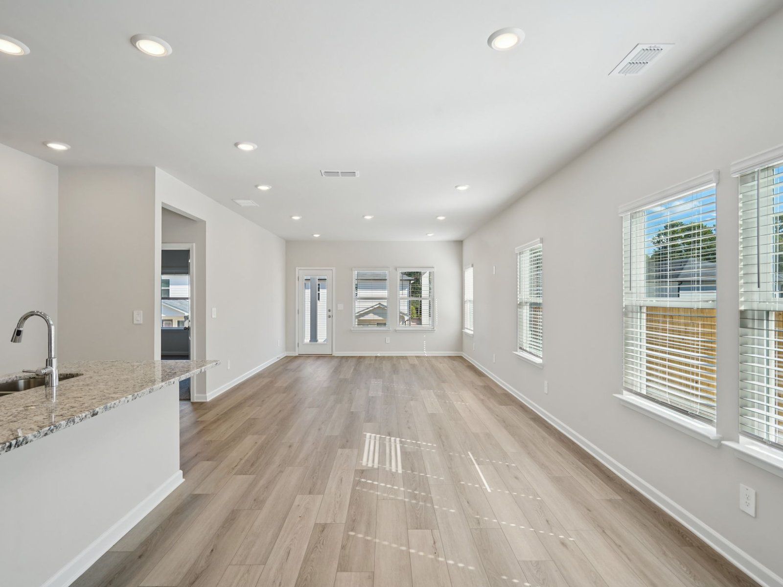The Sydney floorplan with the Sleek Gray interior package.