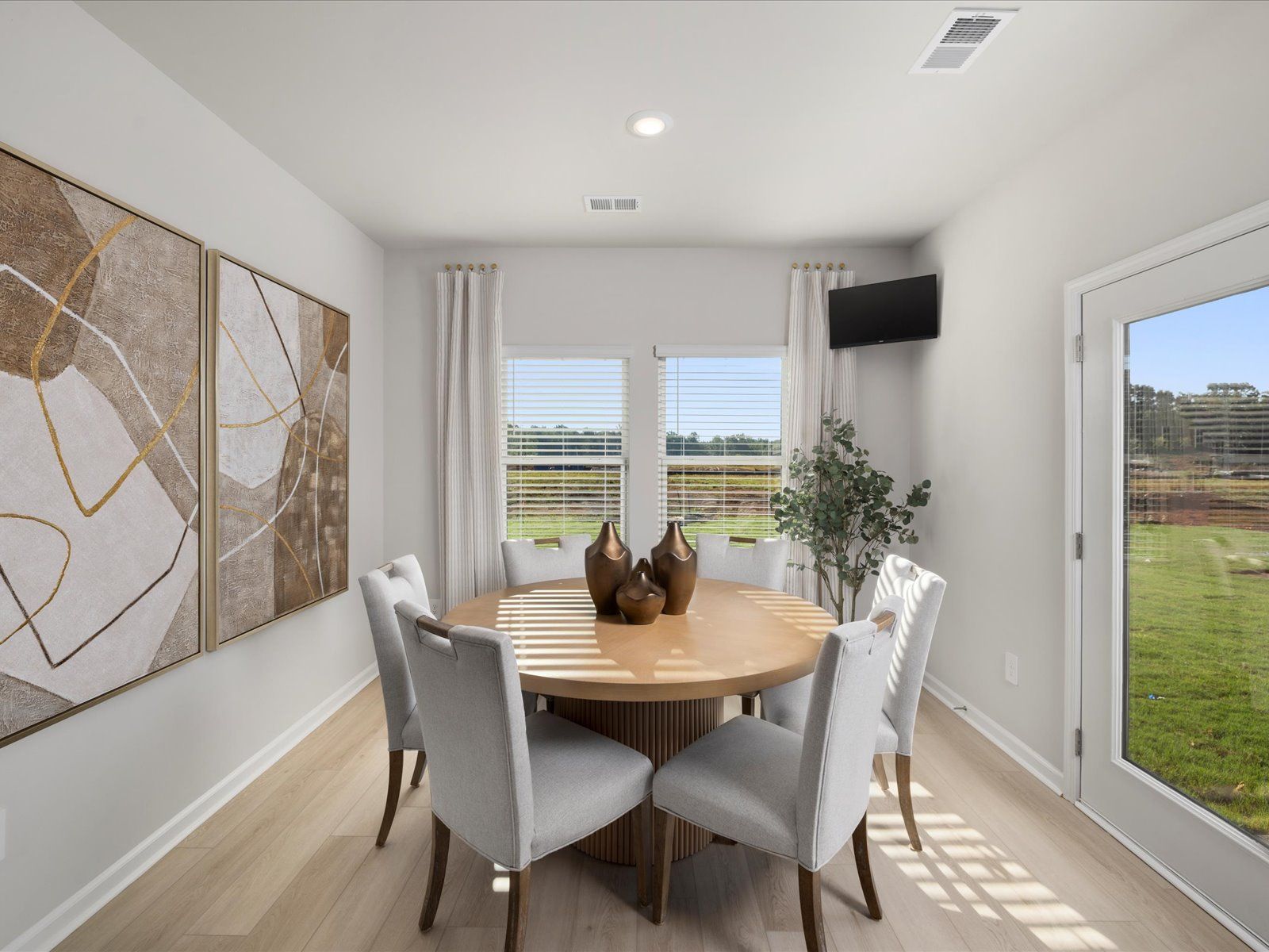 Welcome to the Dallas model at Pleasant Brook.