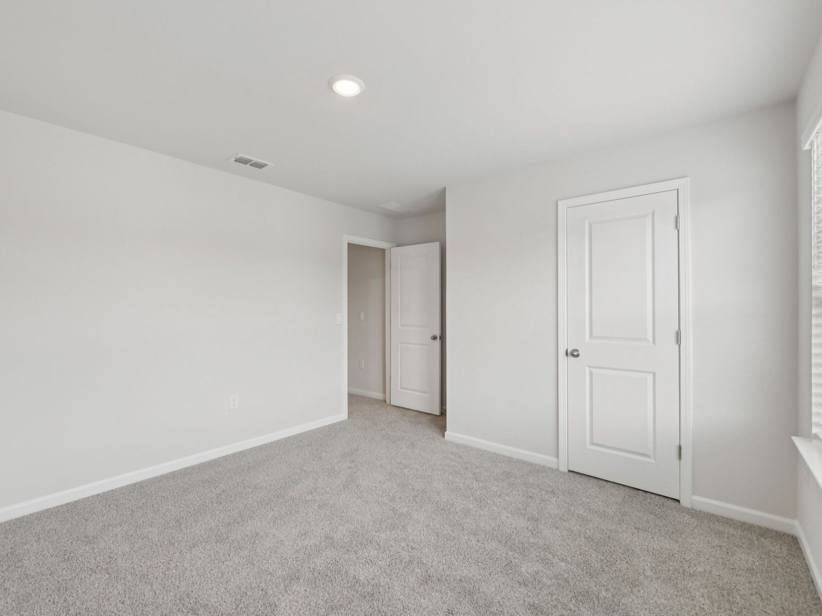 The Brentwood floorplan with the Lush White interior package.