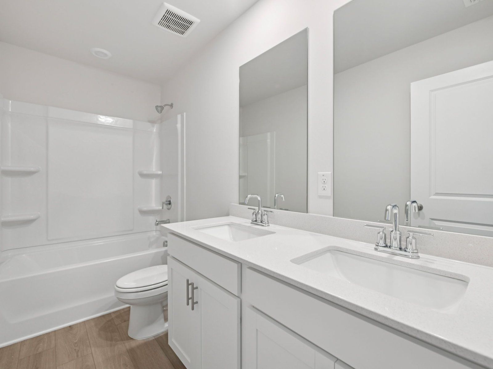The Brentwood floorplan with the Lush White interior package.