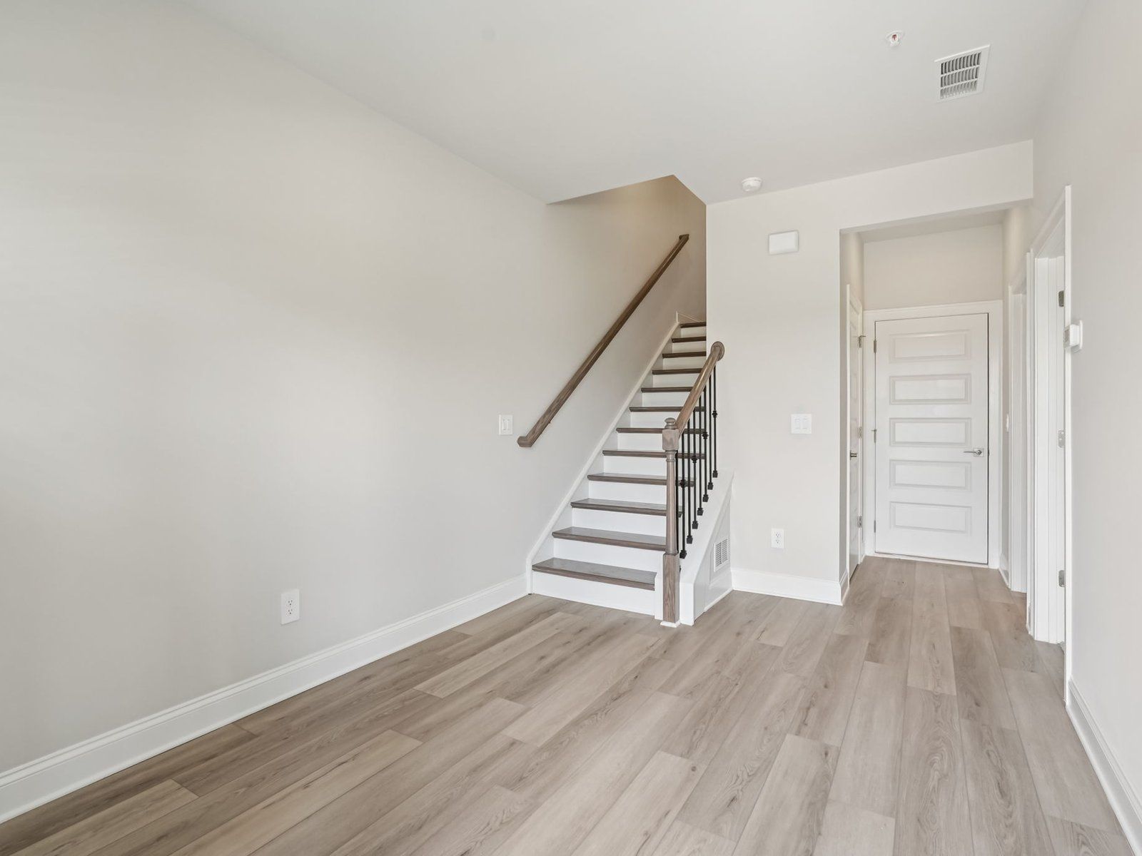 The Jordan floorplan with the Finesse Linen interior package.