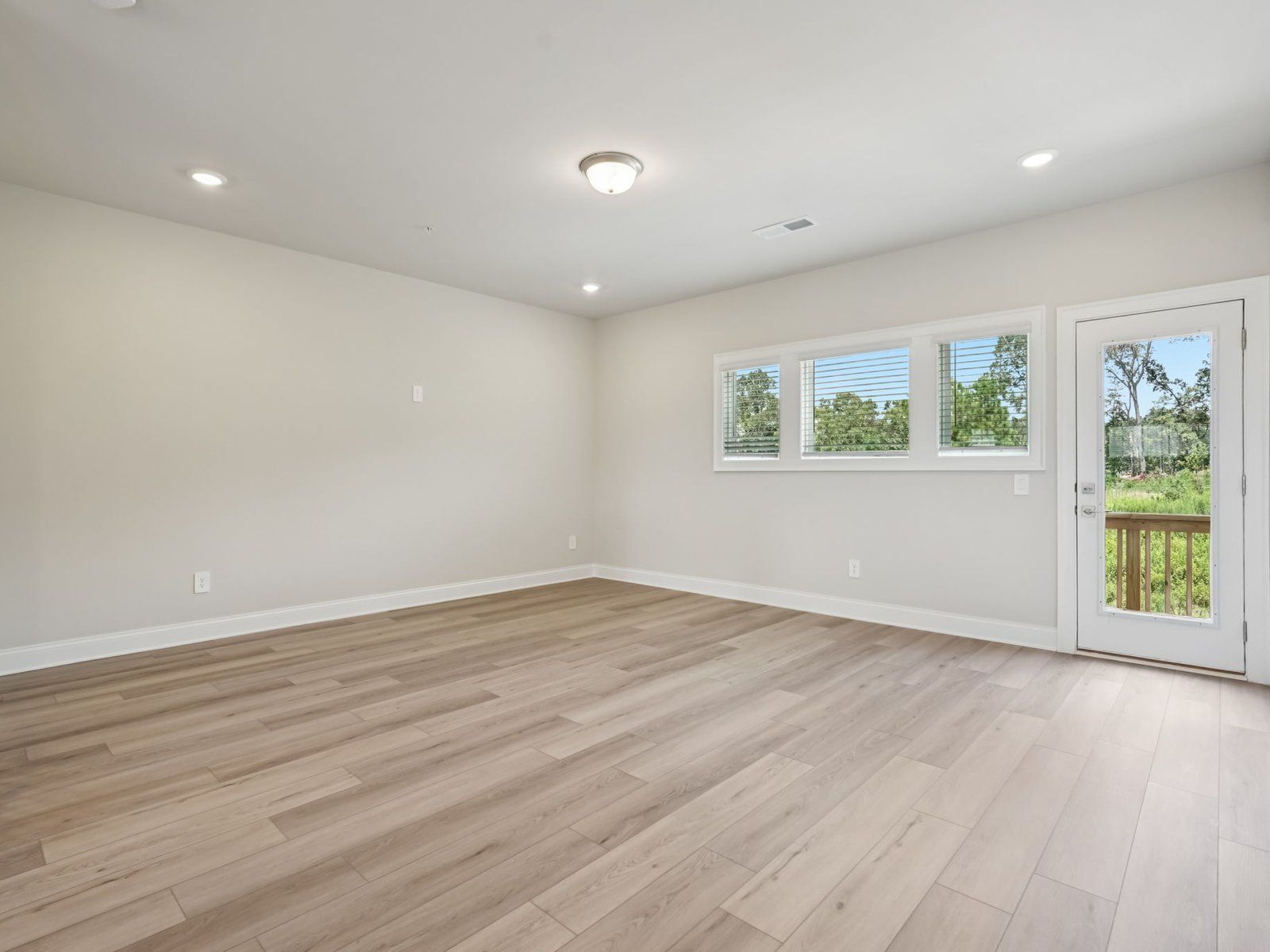 The Jordan floorplan with the Finesse Linen interior package.