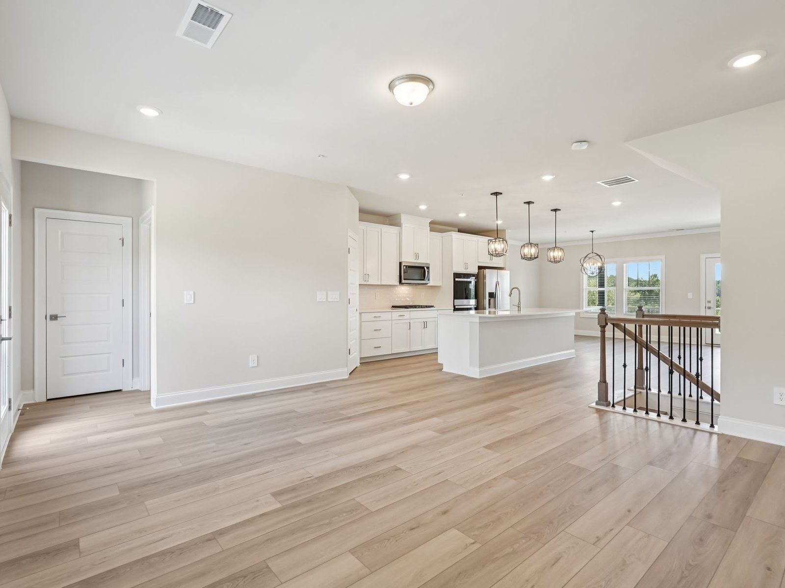 The Jordan floorplan with the Finesse Linen interior package.