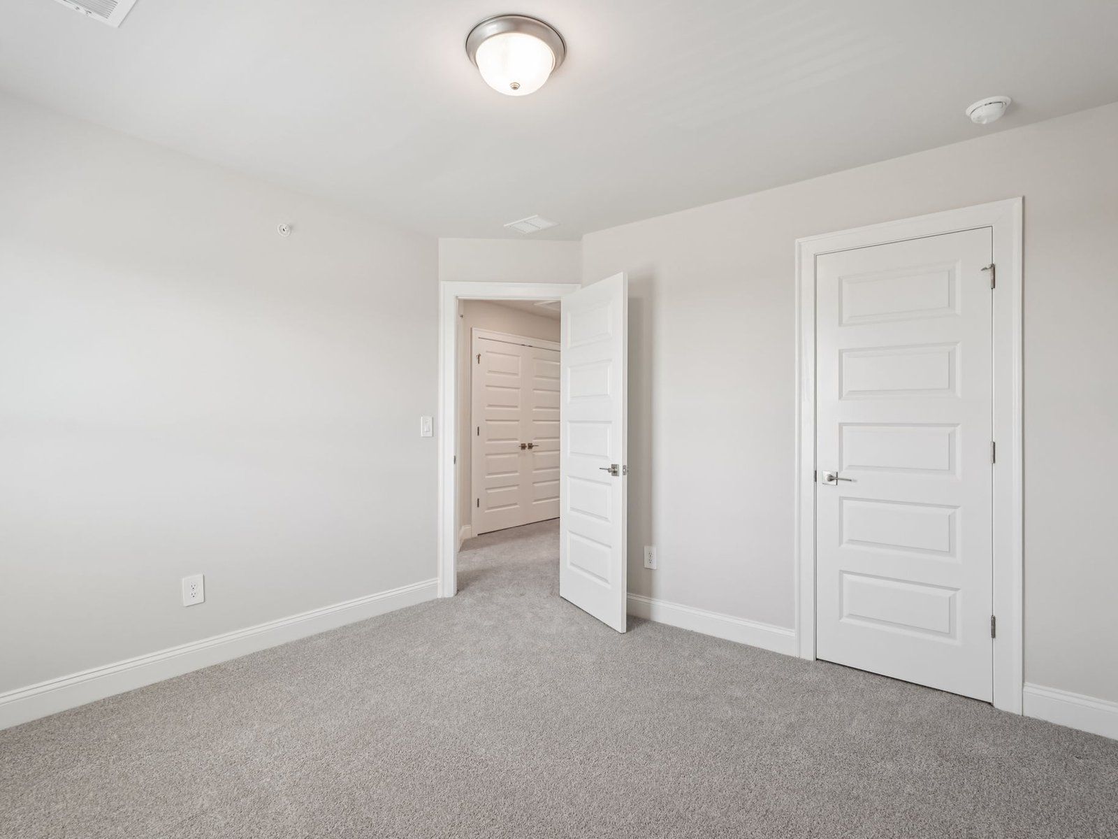 The Jordan floorplan with the Finesse Linen interior package.