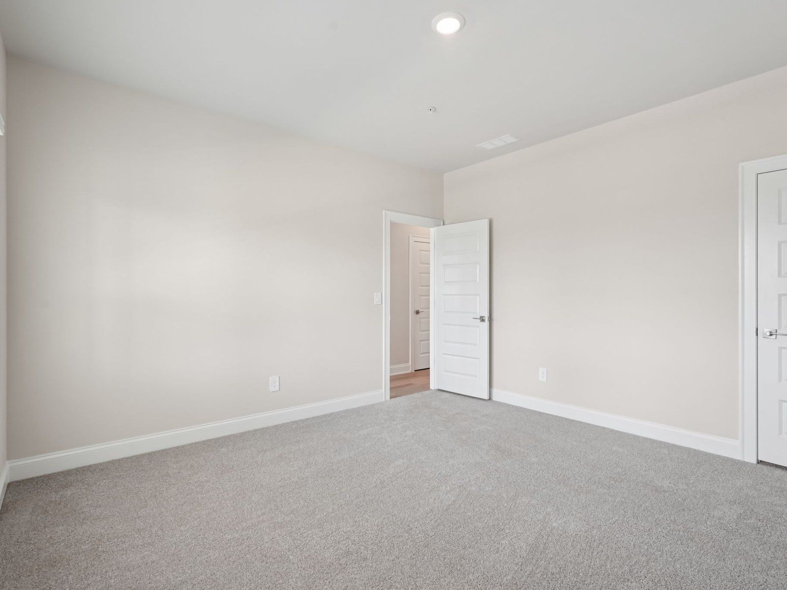 The Jordan floorplan with the Finesse Linen interior package.