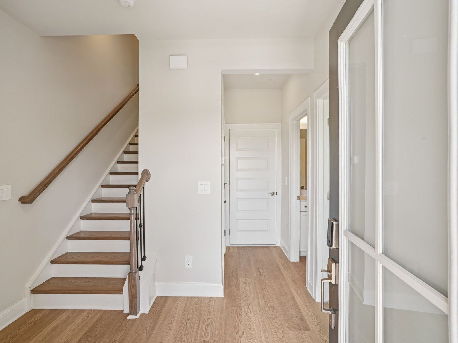 The Ashland floorplan with the Elegant Minimalism Linen interior package.