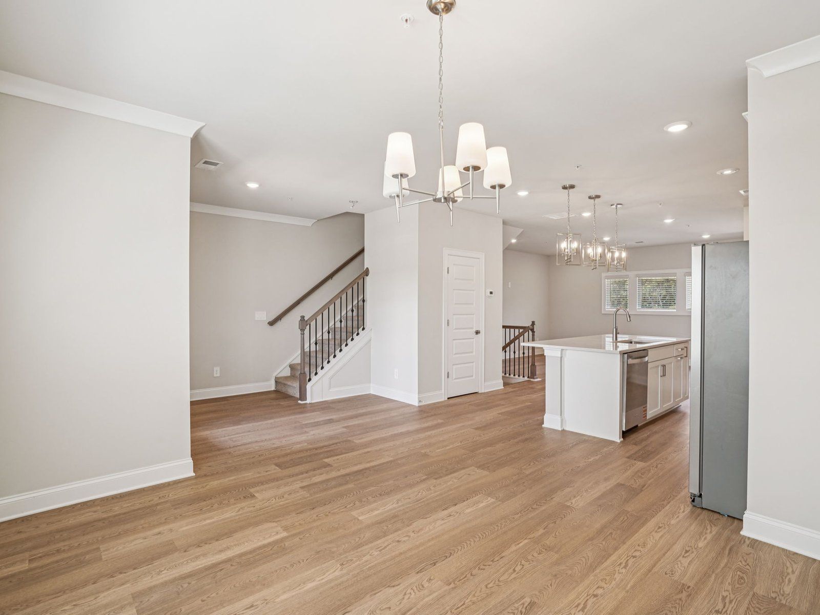 The Ashland floorplan with the Elegant Minimalism Linen interior package.