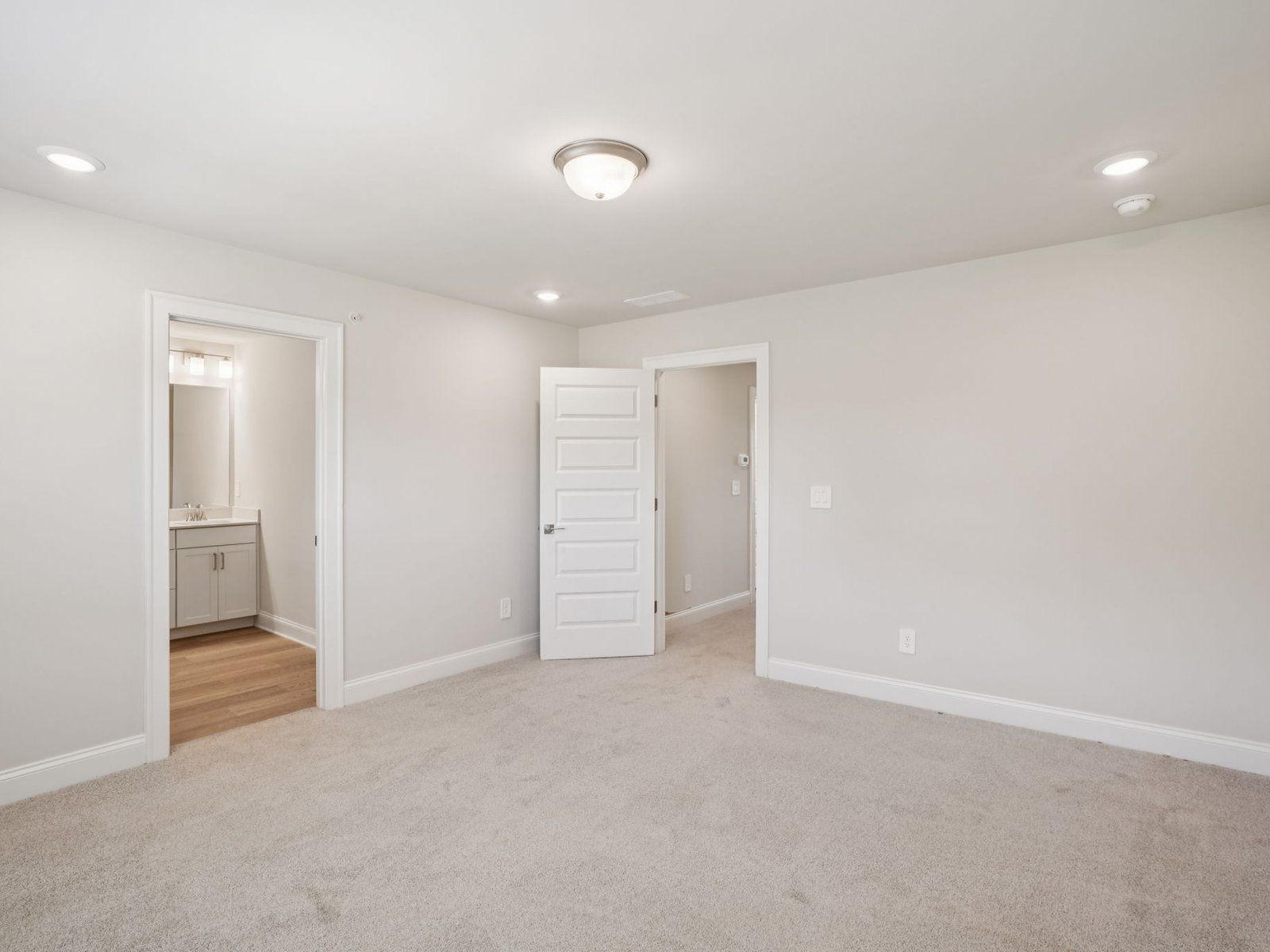 The Ashland floorplan with the Elegant Minimalism Linen interior package.