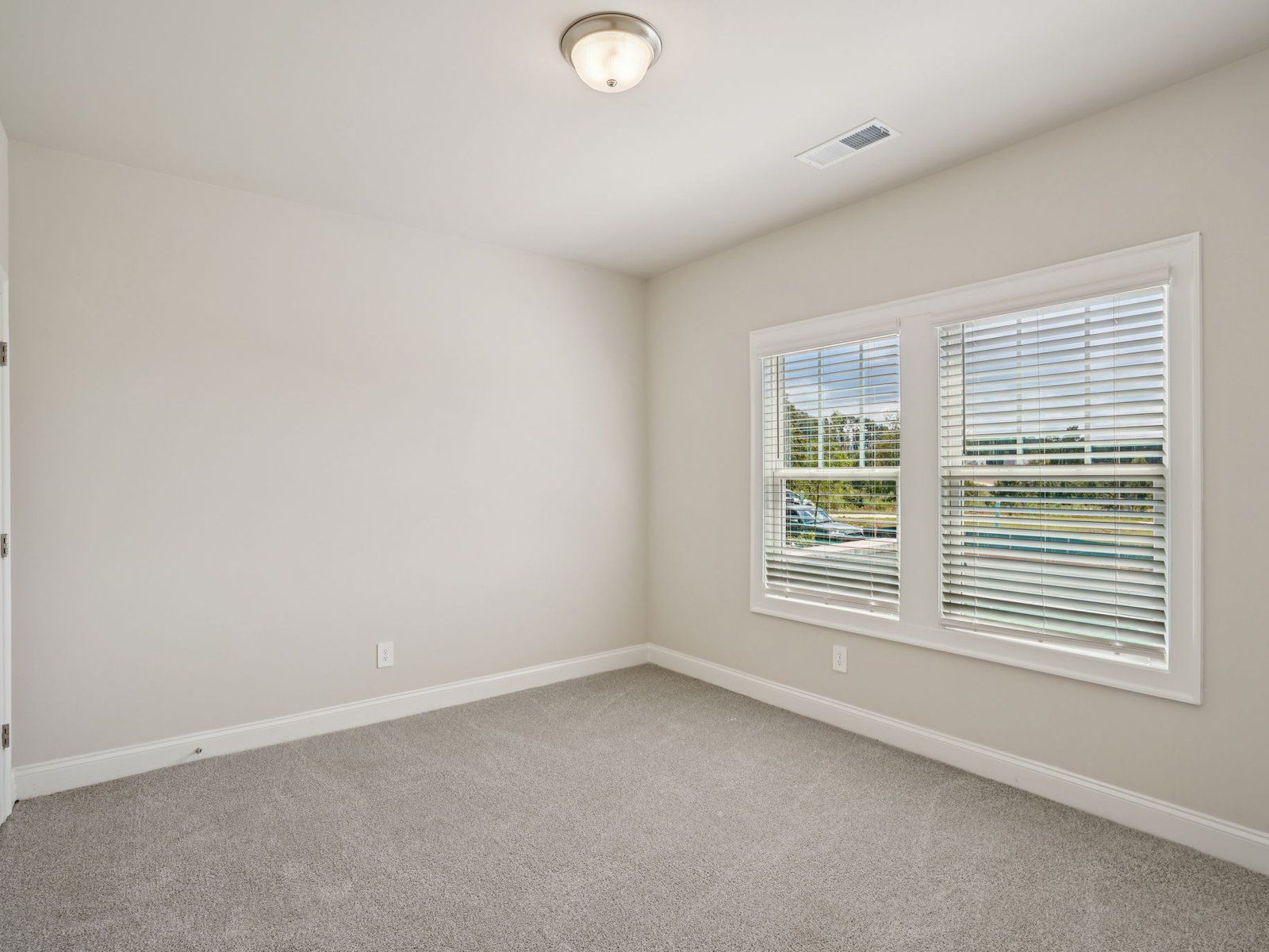 The Ashland floorplan with the Elegant Minimalism Linen interior package.