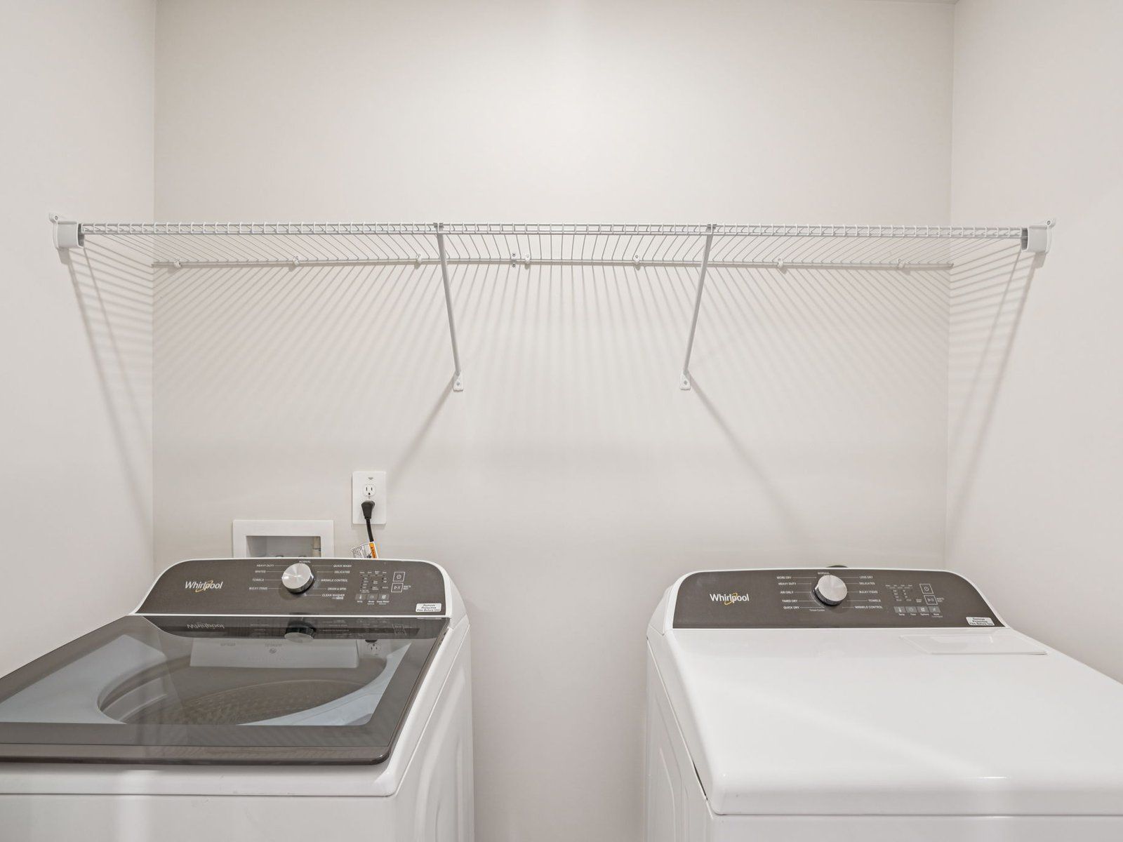 The Ashland floorplan with the Elegant Minimalism Linen interior package.