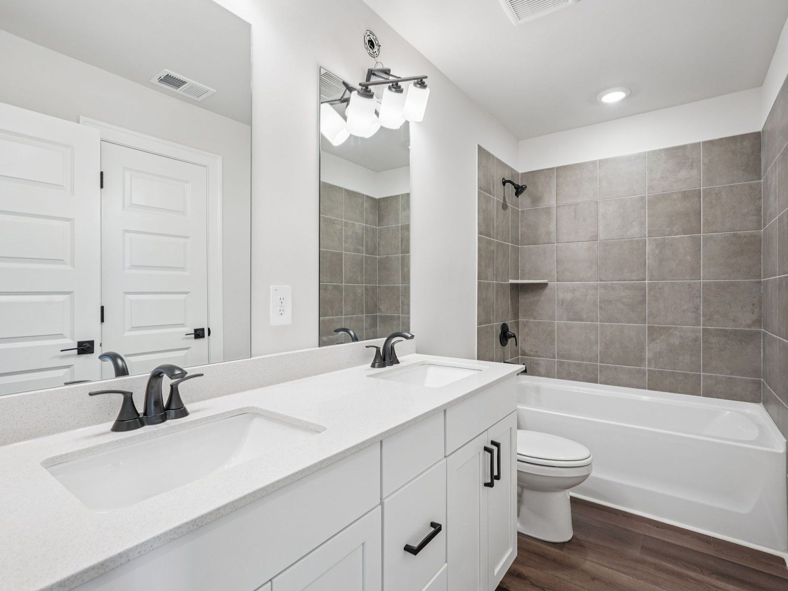 The Ashland floorplan with the Clarity Linen interior package.