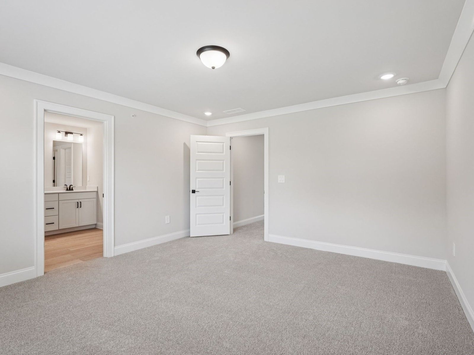 The Leighton floorplan with the Modern Glam Linen interior package.