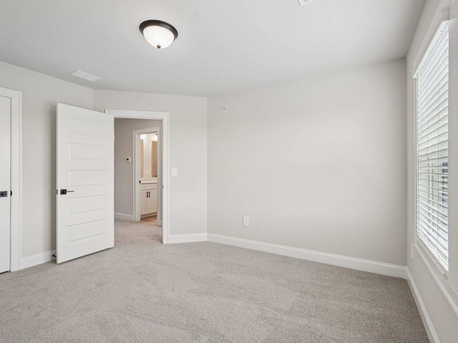 The Leighton floorplan with the Modern Glam Linen interior package.