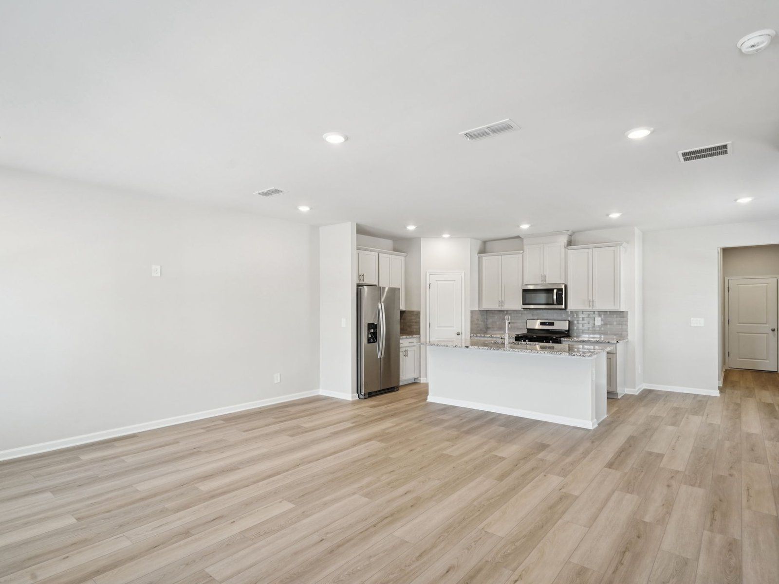 The Lewiston floorplan with the Cozy Linen interior package.