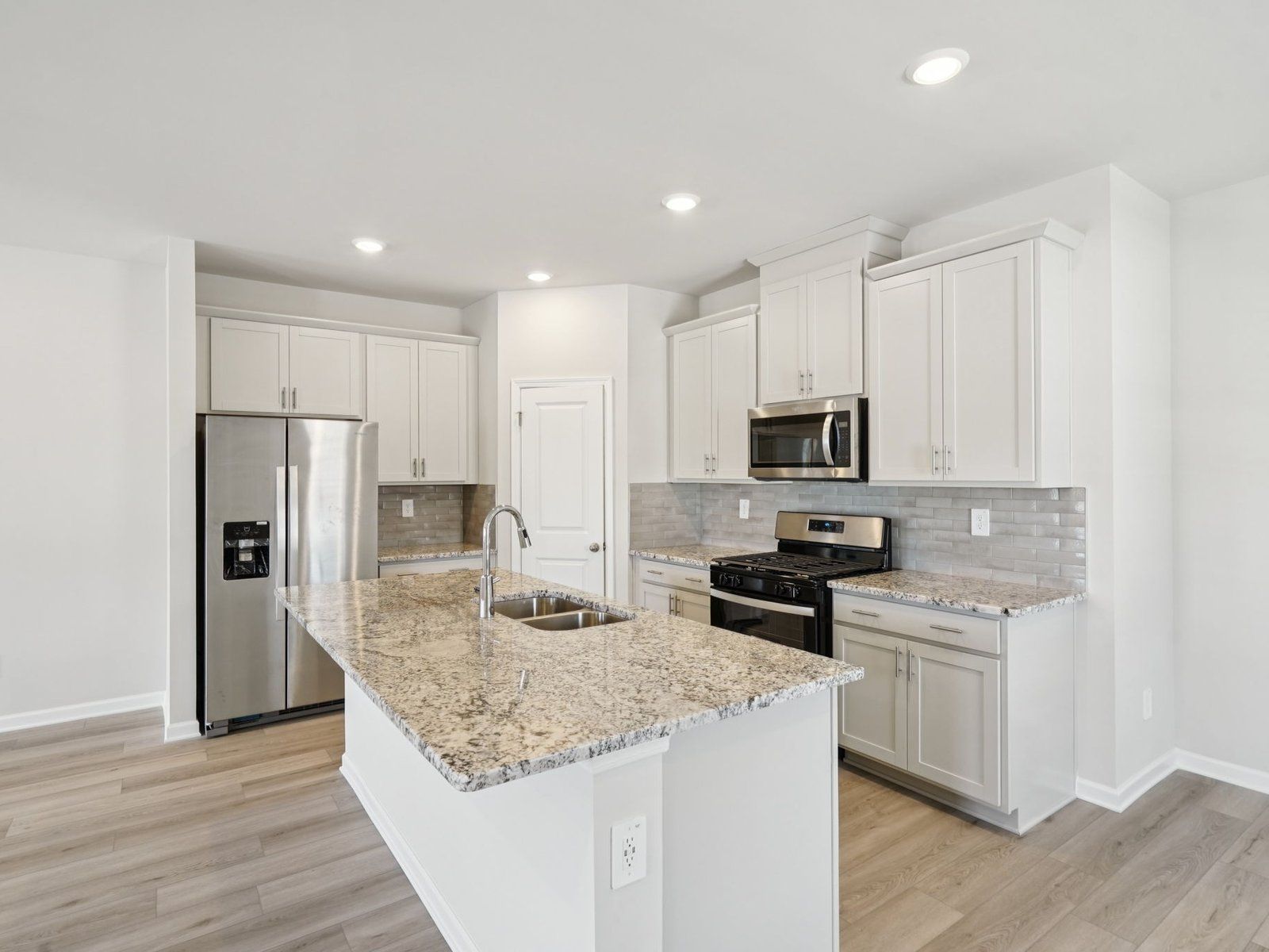 The Lewiston floorplan with the Cozy Linen interior package.