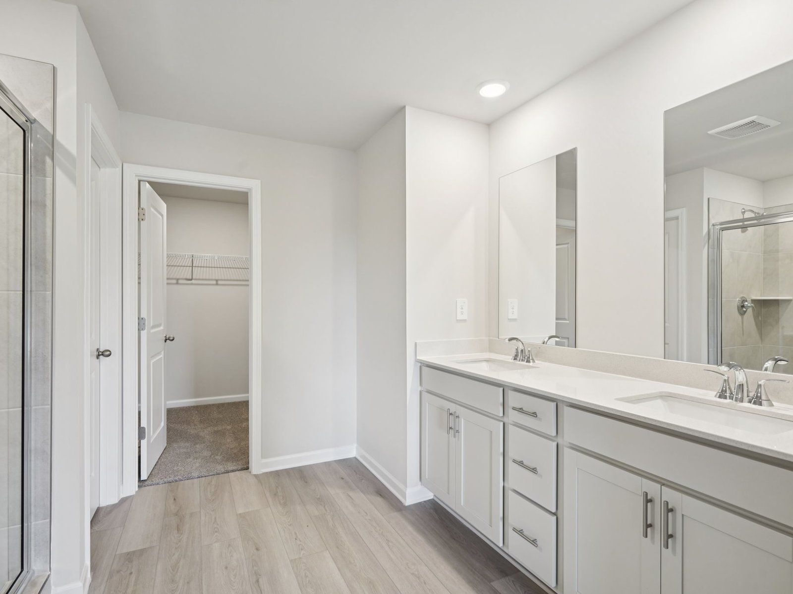 The Lewiston floorplan with the Cozy Linen interior package.