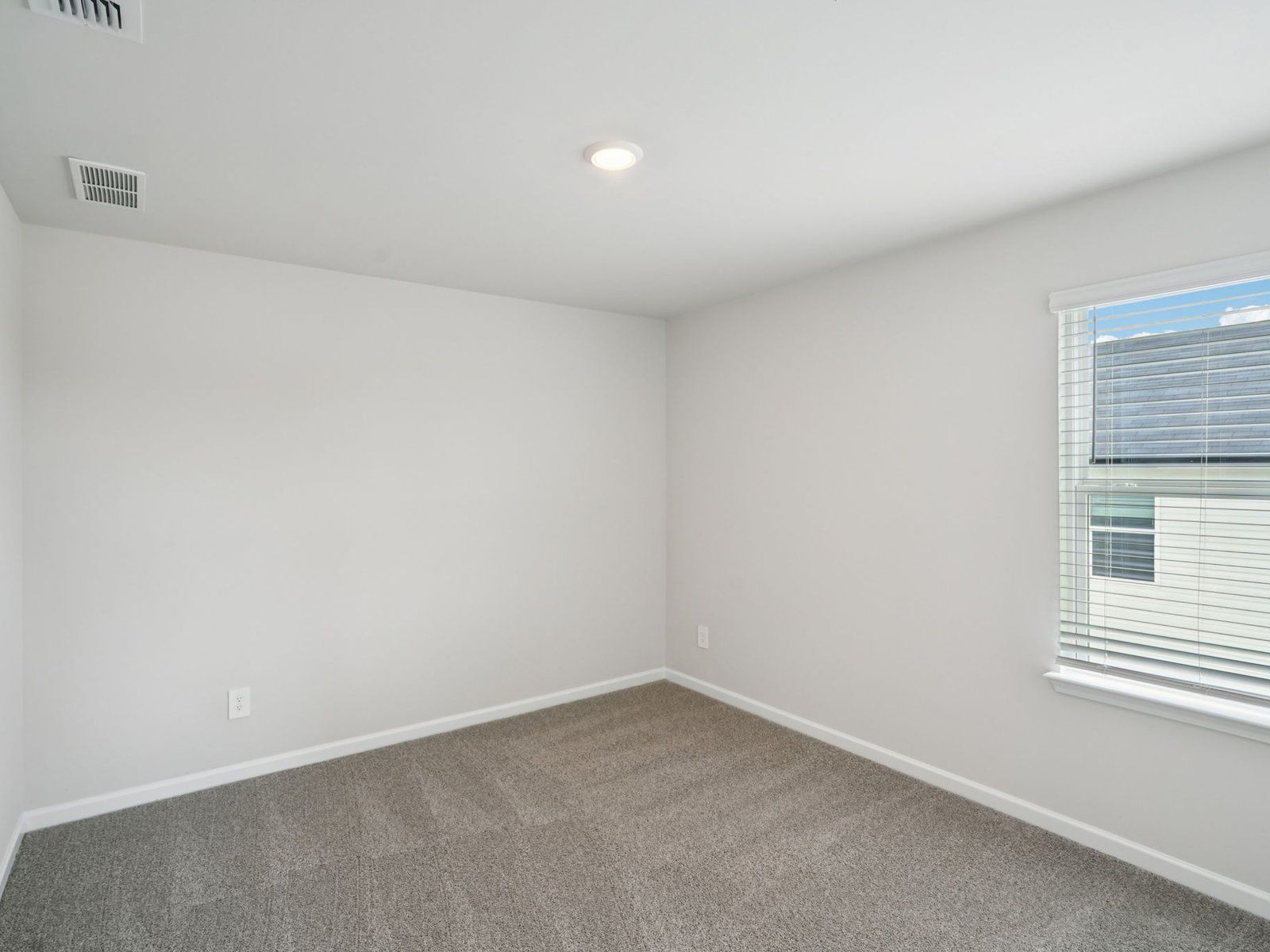 The Lewiston floorplan with the Cozy Linen interior package.