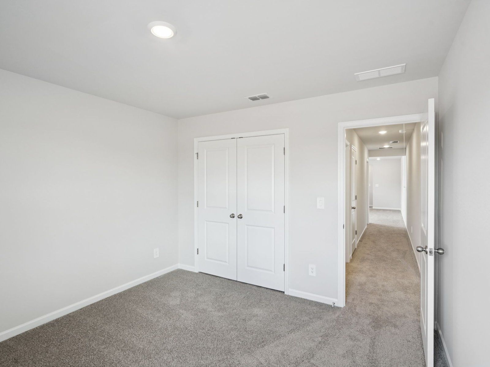 The Lewiston floorplan with the Cozy Linen interior package.