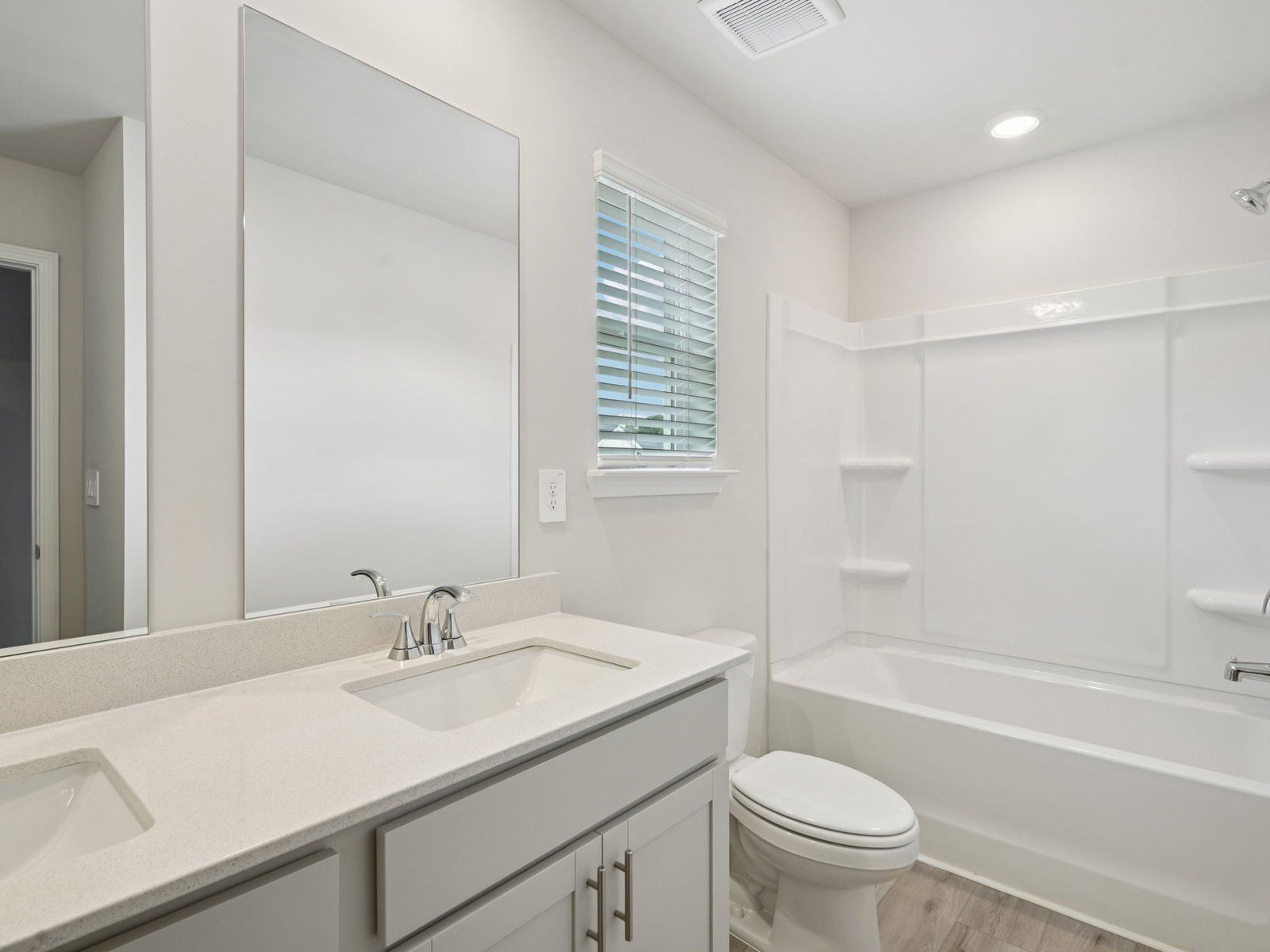The Lewiston floorplan with the Cozy Linen interior package.