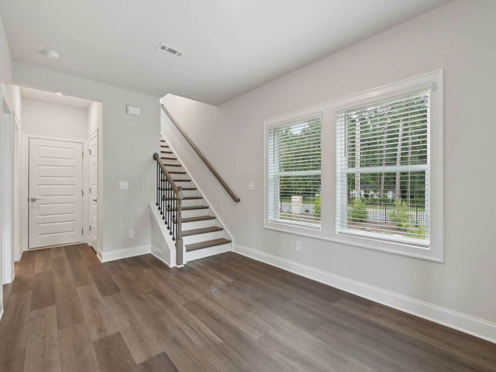 The Leighton floorplan with the Timeless Contrast Black interior package.