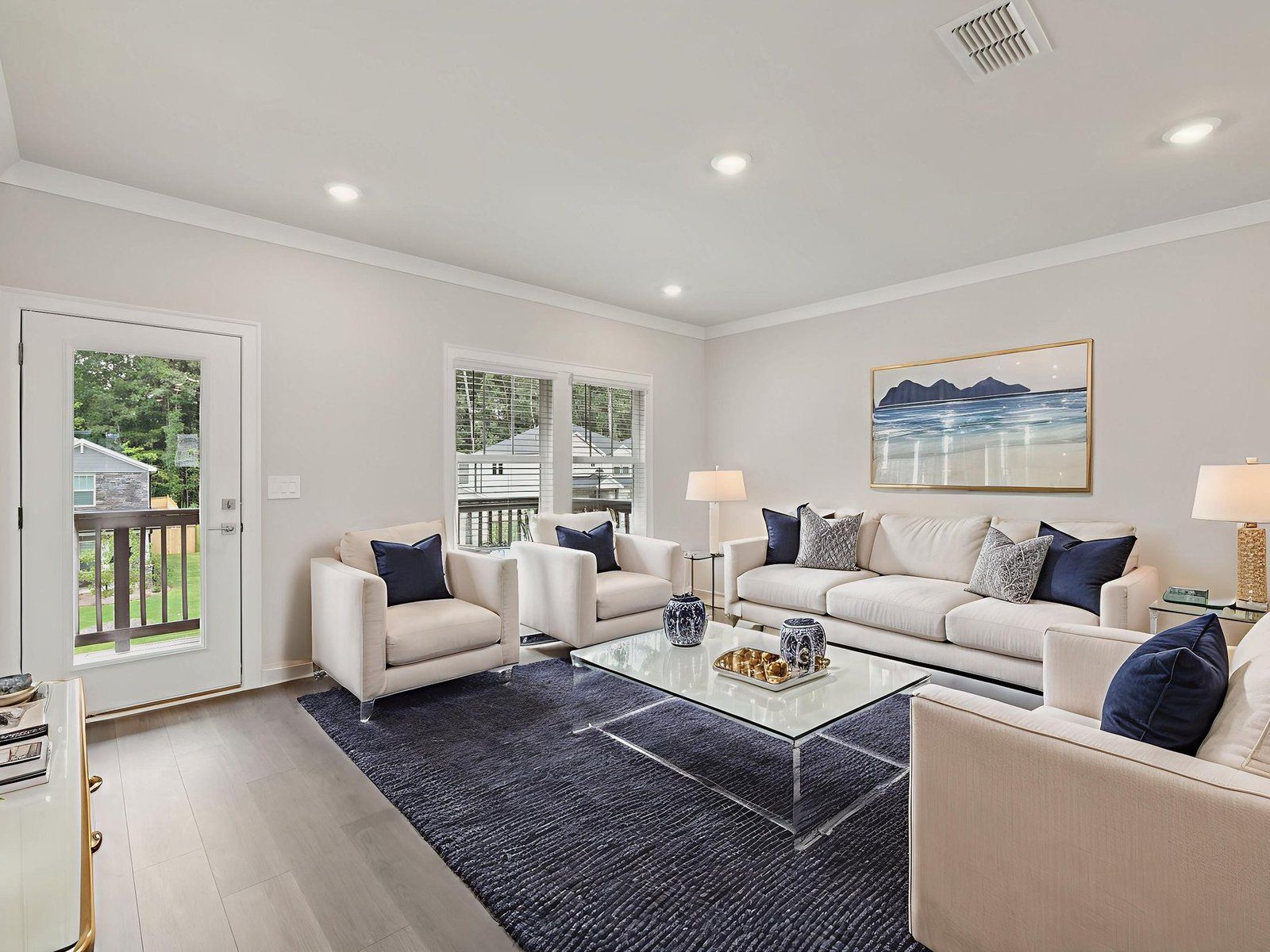 The Leighton floorplan with the Timeless Contrast Black interior package.
