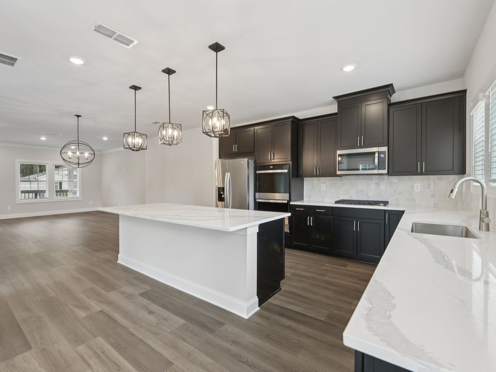 The Leighton floorplan with the Timeless Contrast Black interior package.