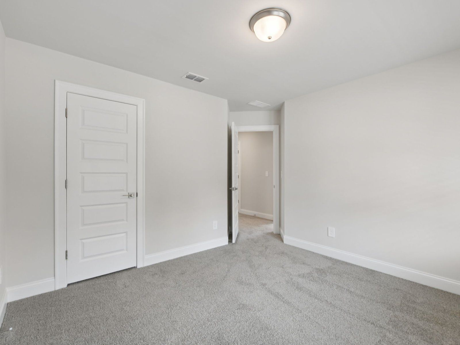 The Leighton floorplan with the Timeless Contrast Black interior package.