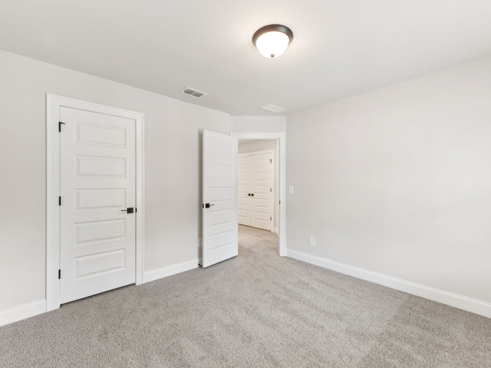 The Ashland floorplan with the Upscale Rustic Linen interior package.