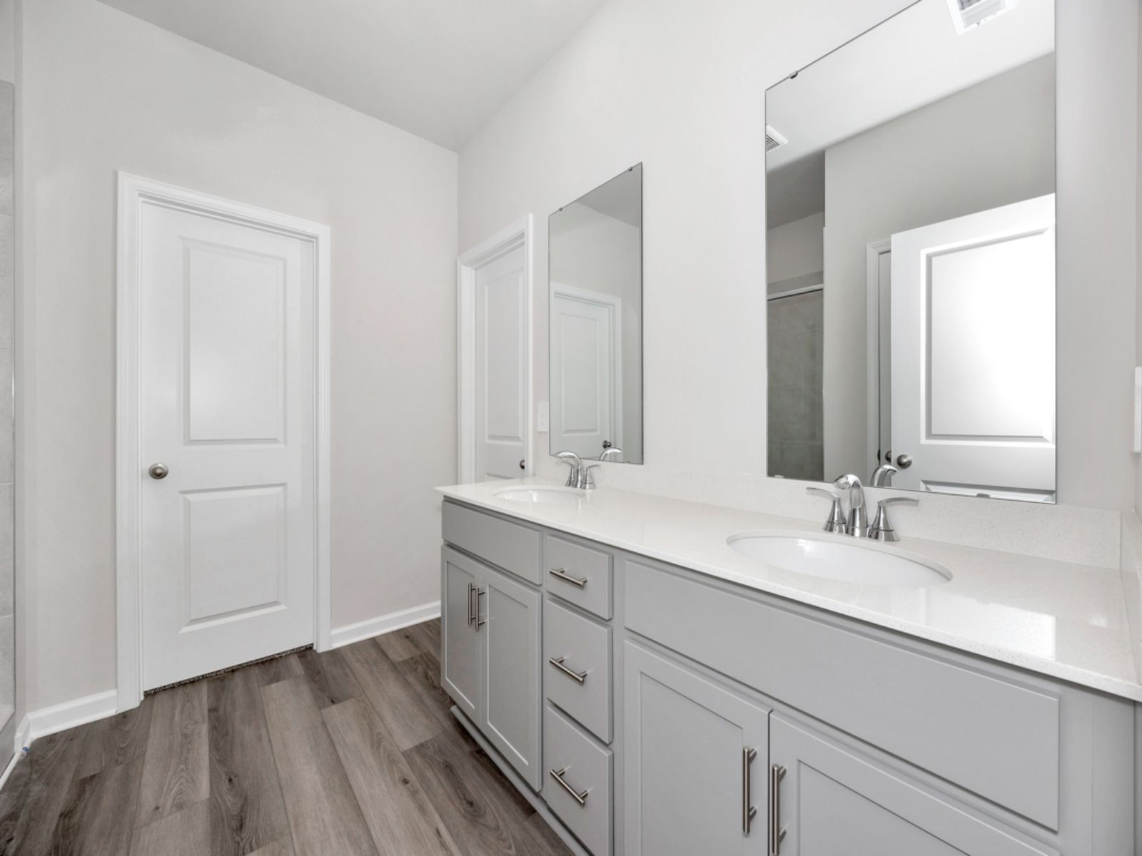 The Gibson floorplan with the Elemental Grey interior package.