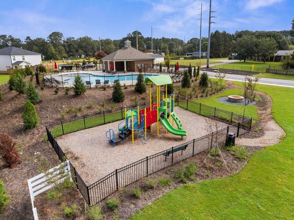 Community Amenities at Westmont Preserve.