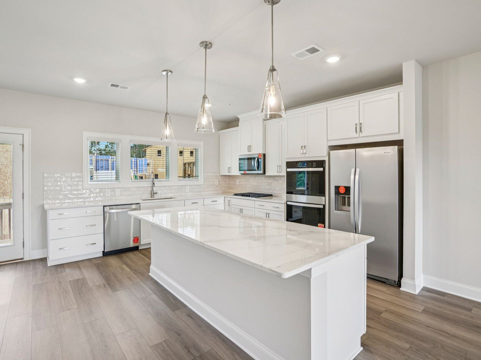 The Leighton floorplan with the Radiant Linen interior package.