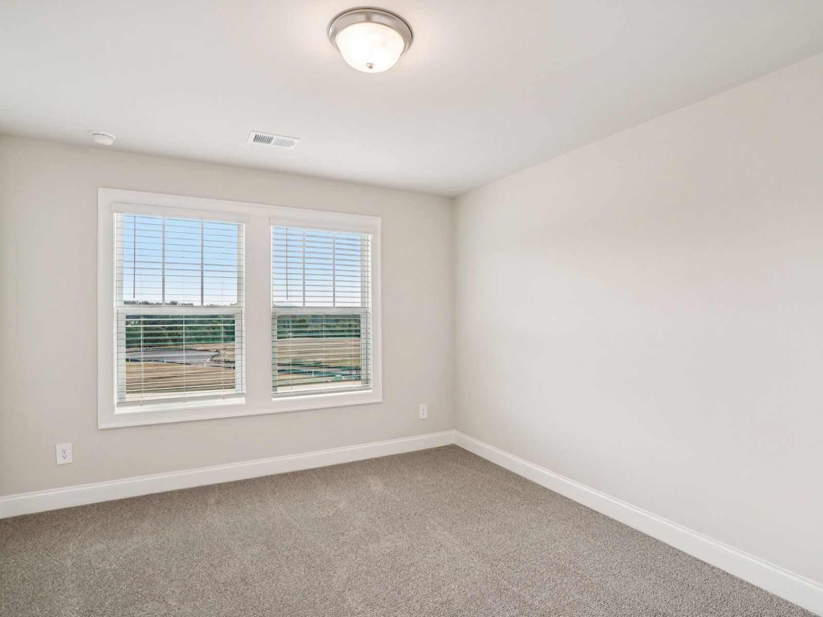 The Leighton floorplan with the Radiant Linen interior package.