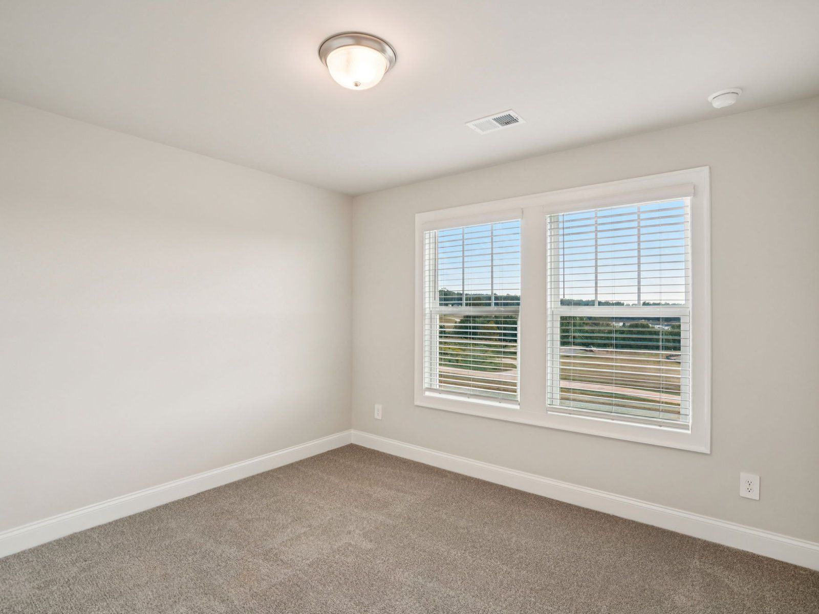 The Leighton floorplan with the Radiant Linen interior package.