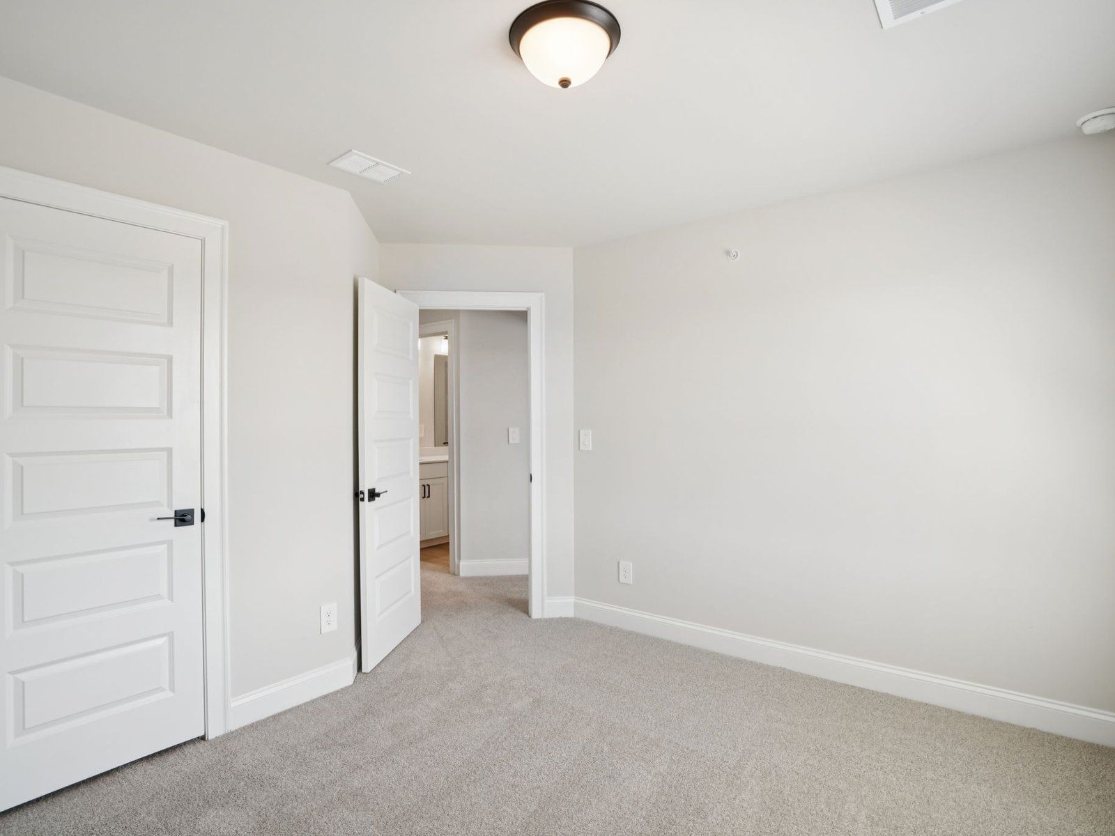 The Jordan floorplan with the Relaxed Transitional Linen interior package.