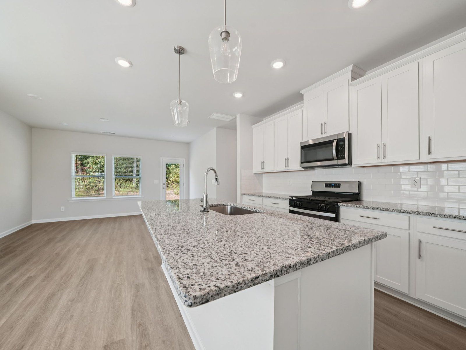 The Oakland floorplan with the Charm White interior package.