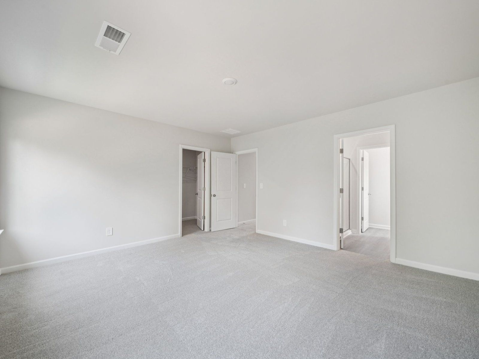 The Oakland floorplan with the Charm White interior package.