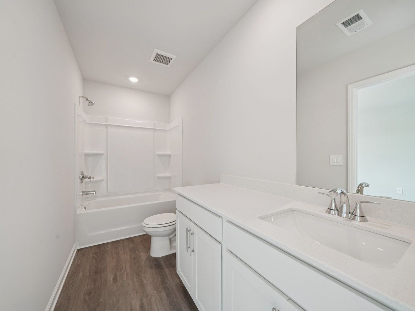 The Oakland floorplan with the Charm White interior package.