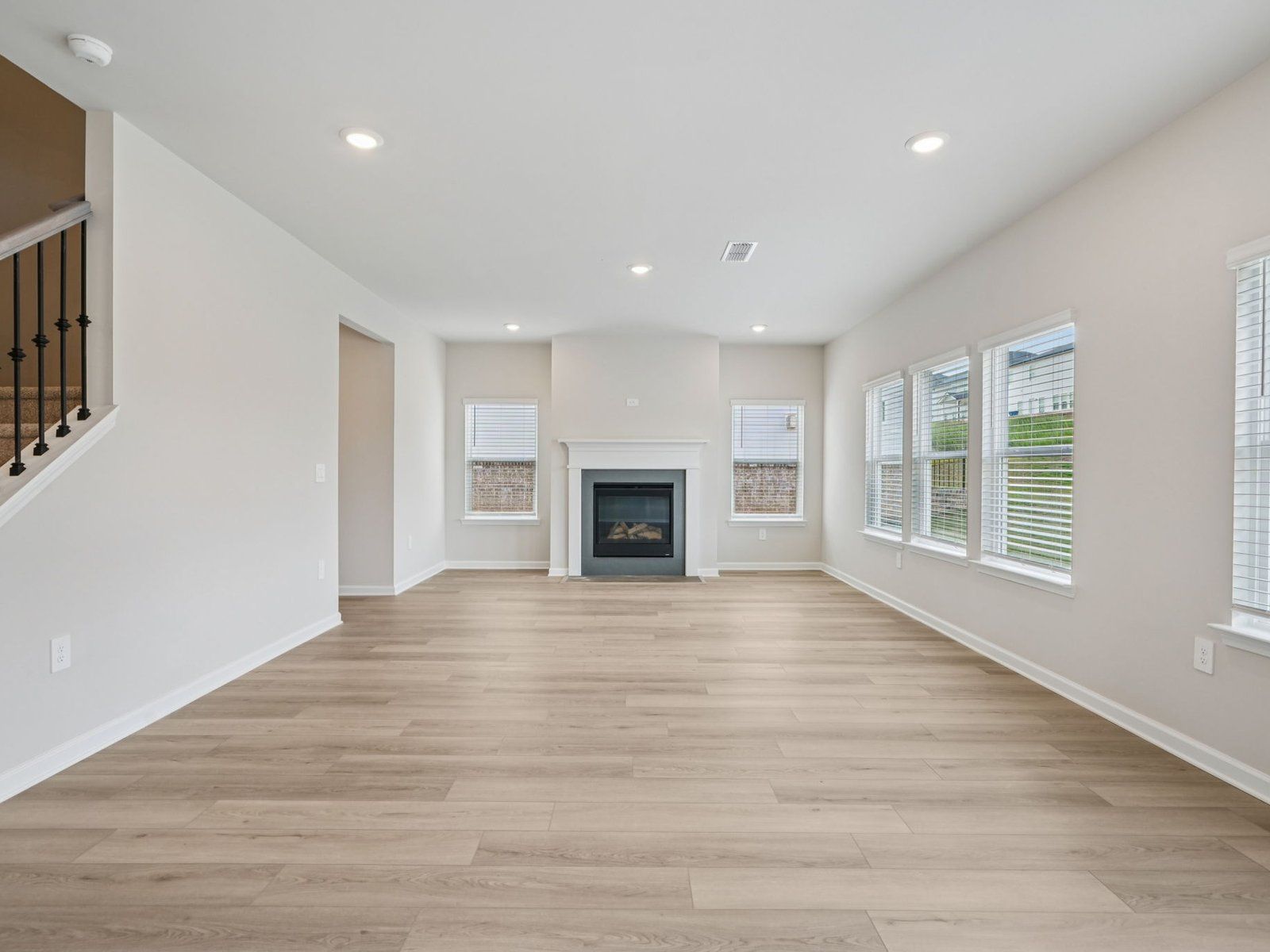 The Dakota floorplan with the Sleek White interior package.