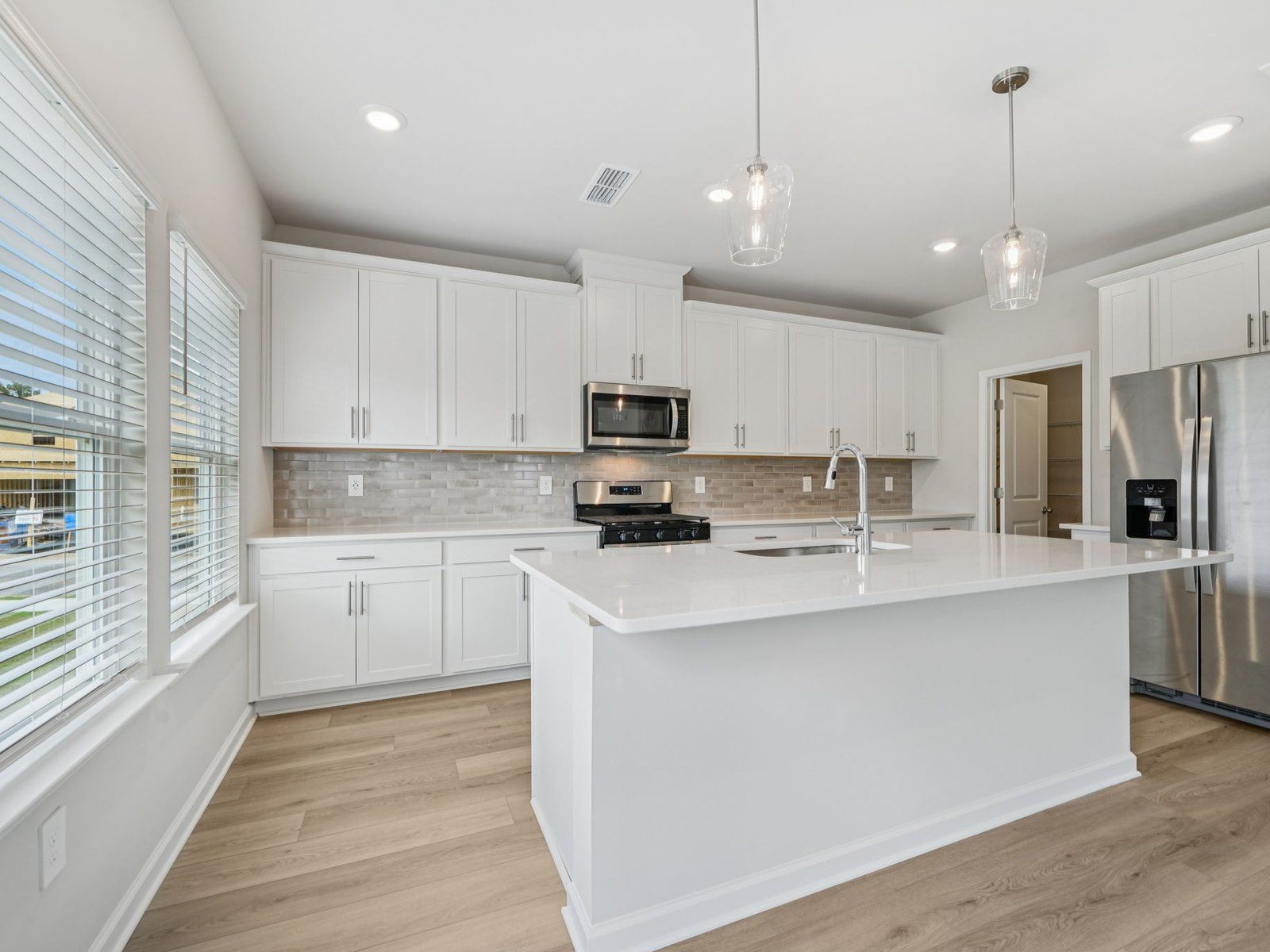 The Dakota floorplan with the Sleek White interior package.