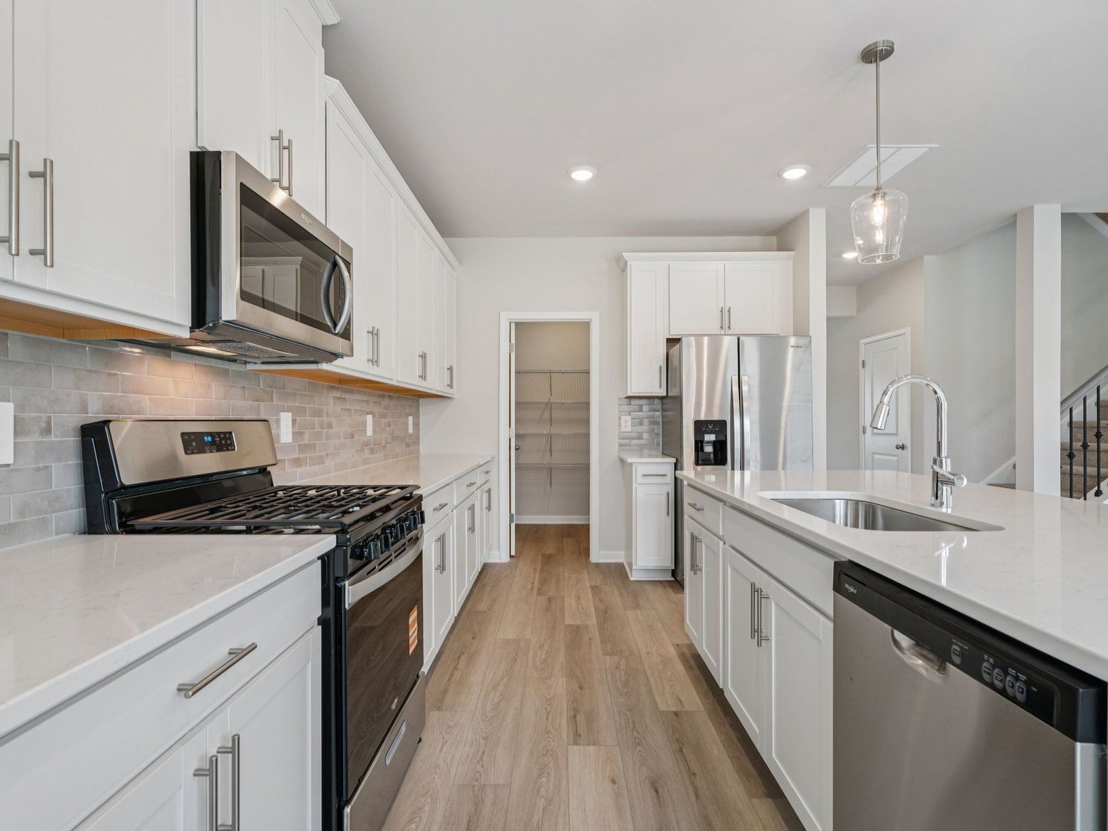 The Dakota floorplan with the Sleek White interior package.