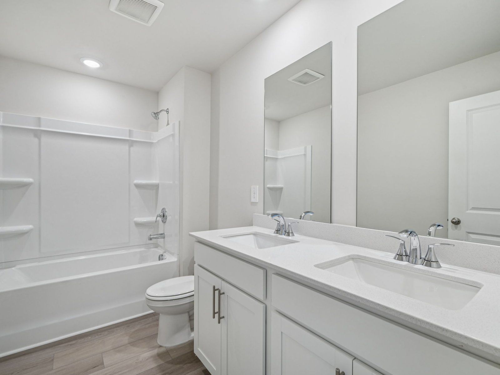 The Dakota floorplan with the Sleek White interior package.