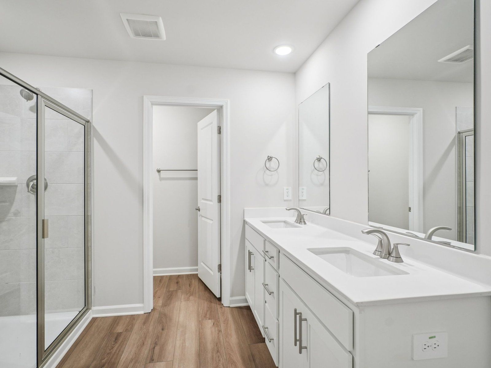 1009 SAINT LAWRENCE DRIVE (Paisley)