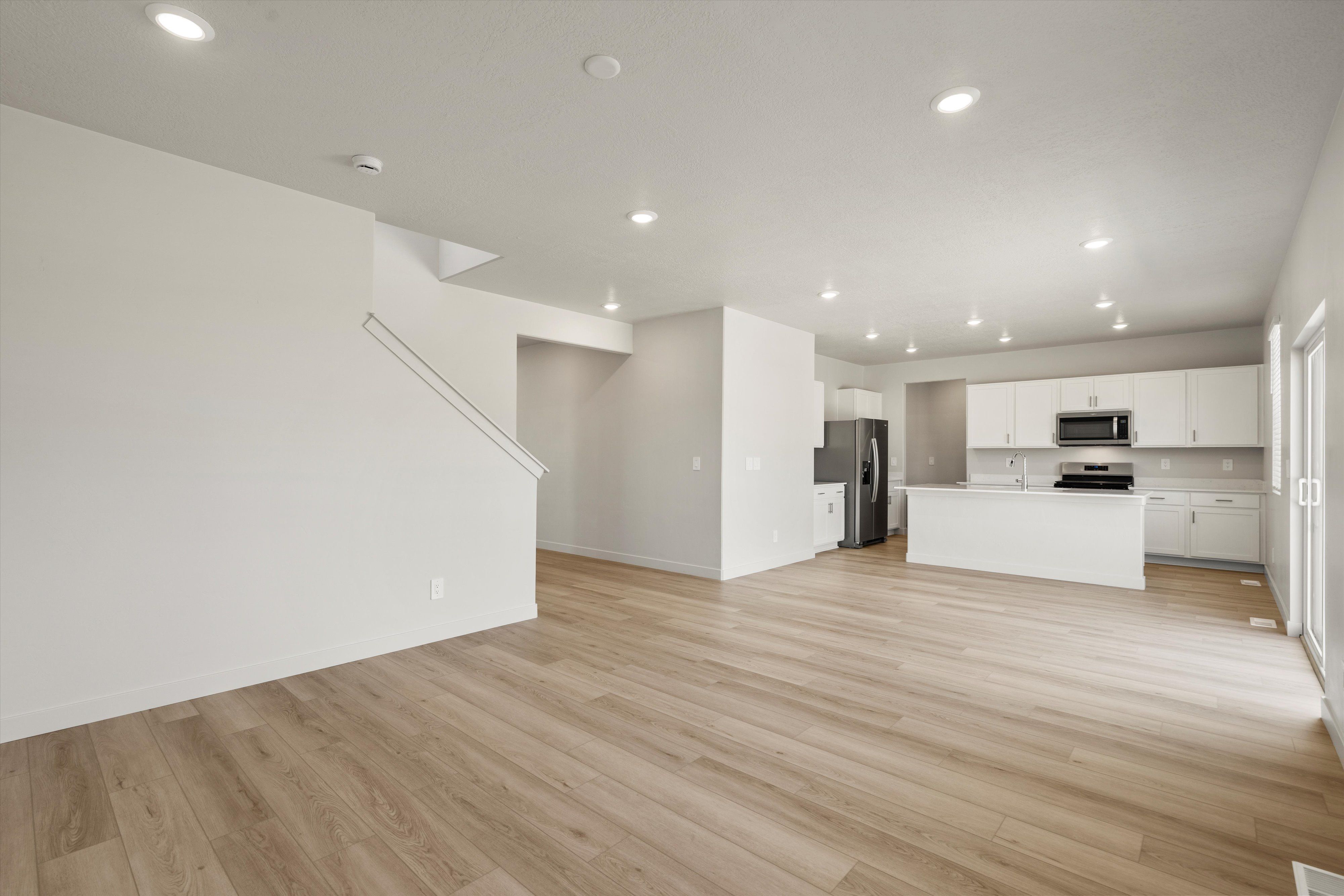 SLC_Aspen_#4251_Living-Area-Kitchen_A_943-N-200-East-Santaquin-UT.jpg