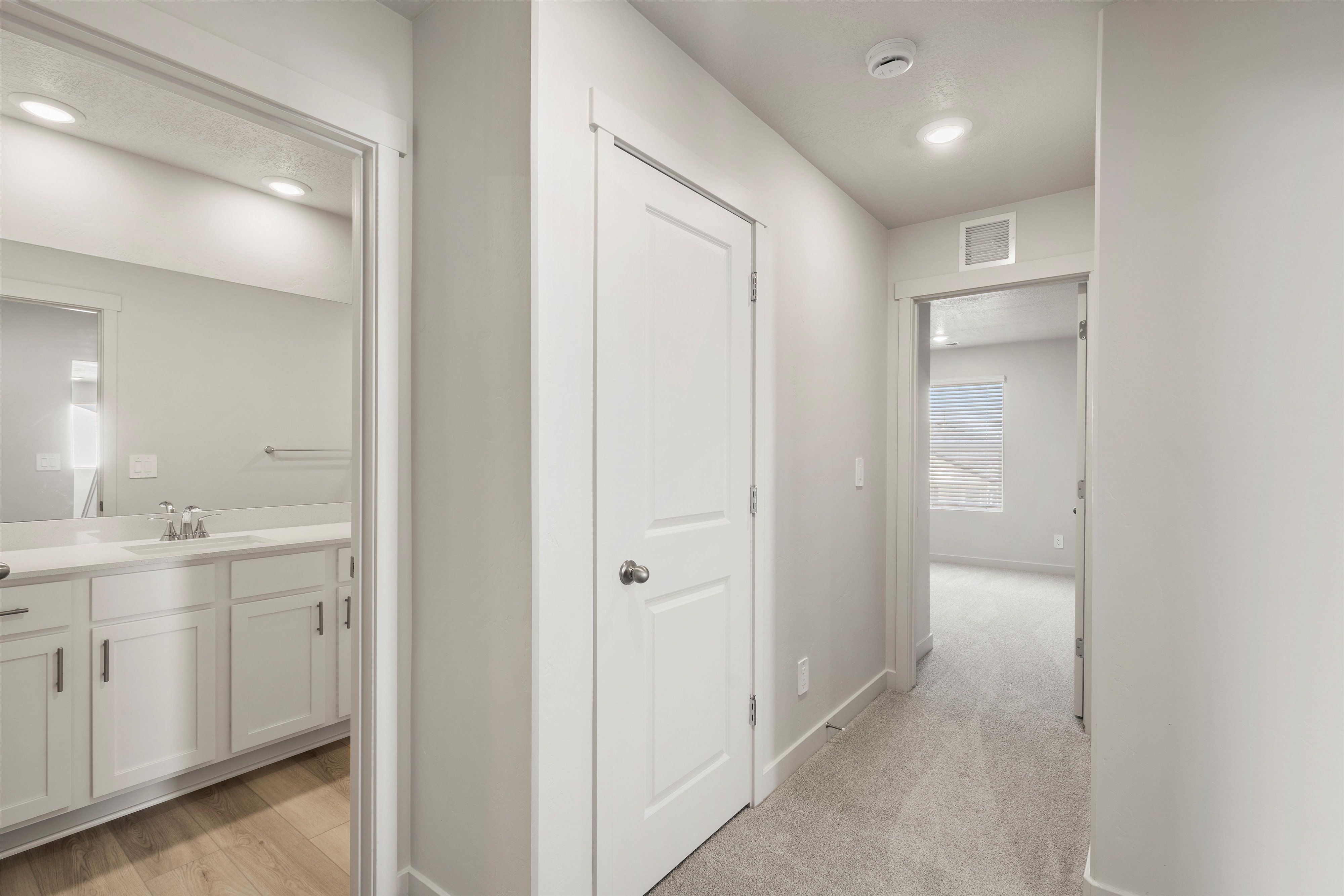 SLC_Aspen_#4251_Bathroom_A_943-N-200-East-Santaquin-UT.jpg