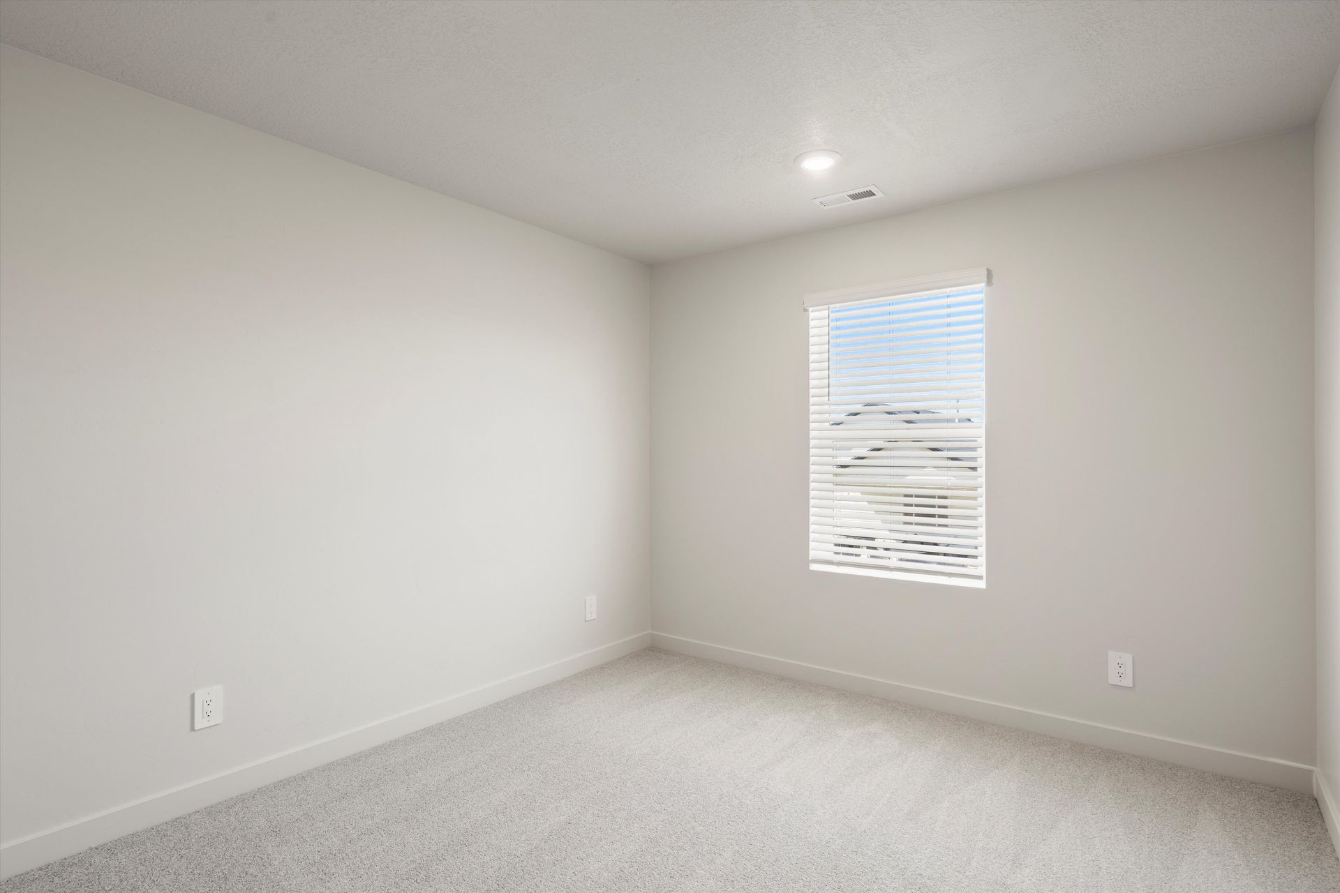 SLC_Aspen_#4251_Bedroom_A_943-N-200-East-Santaquin-UT.jpg