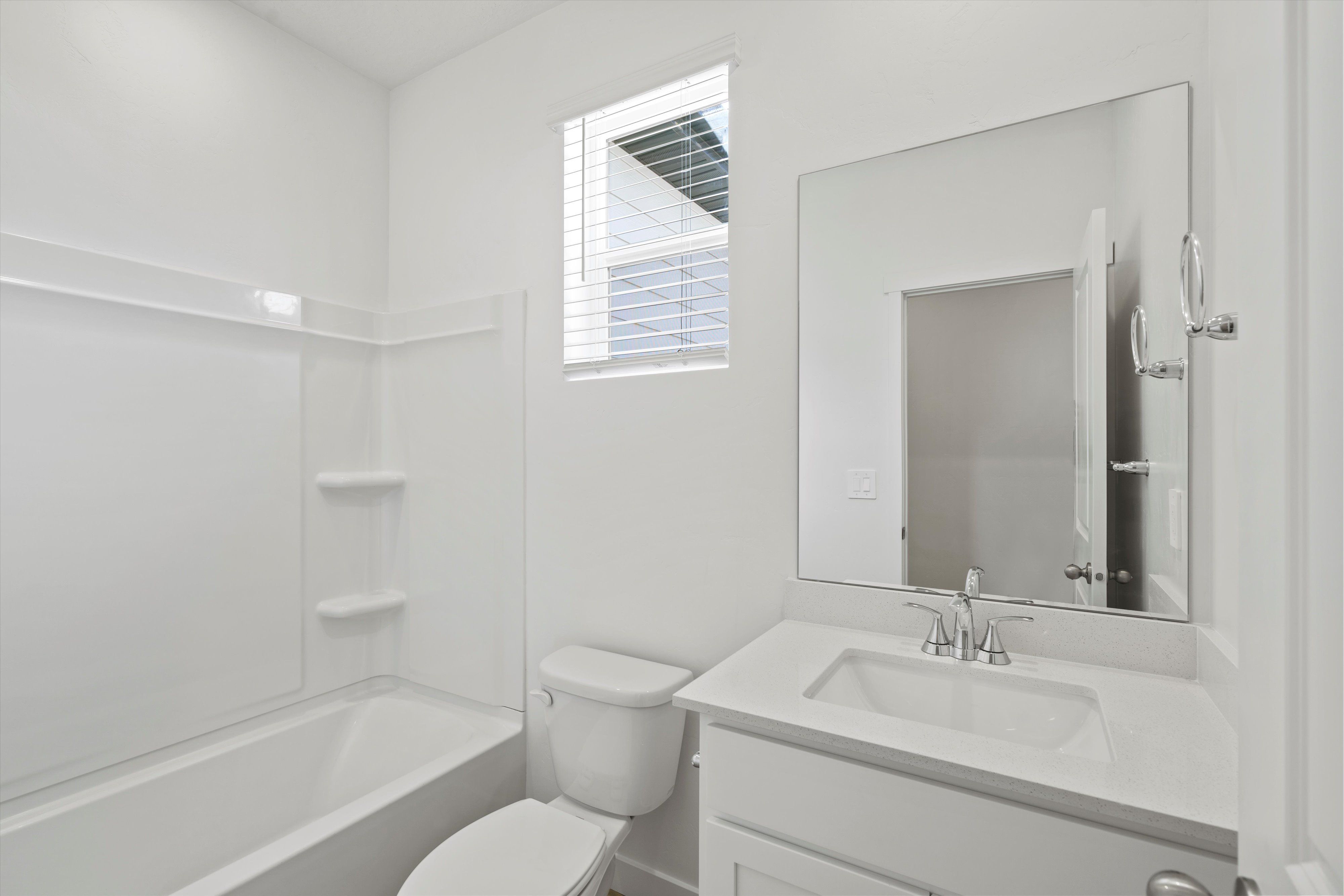 SLC_Willow_#4281_Bathroom_B_953-N-200-East-Santaquin-UT.jpg