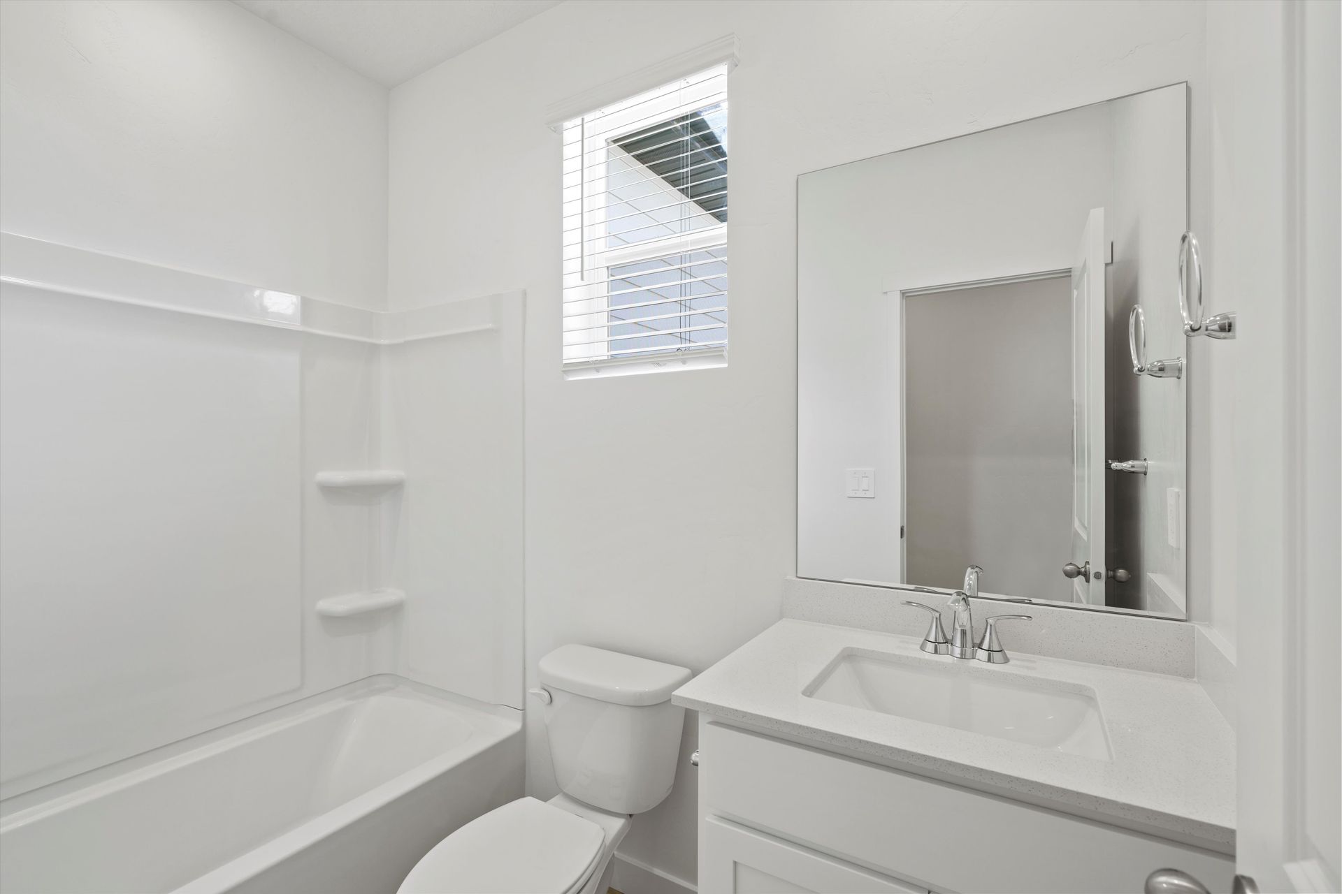 SLC_Willow_#4281_Bathroom_B_953-N-200-East-Santaquin-UT.jpg