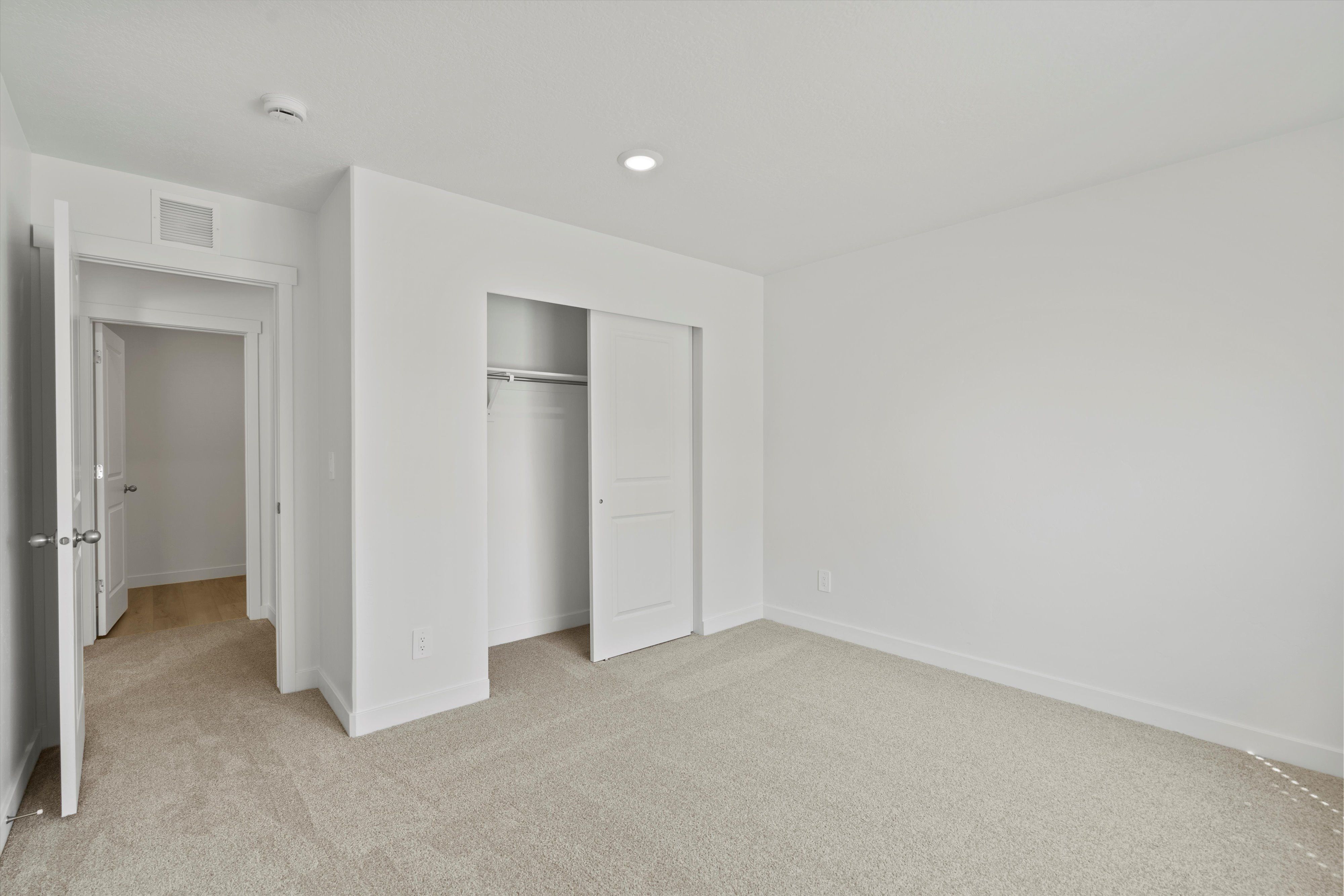 SLC_Willow_#4281_Bedroom_B_953-N-200-East-Santaquin-UT.jpg