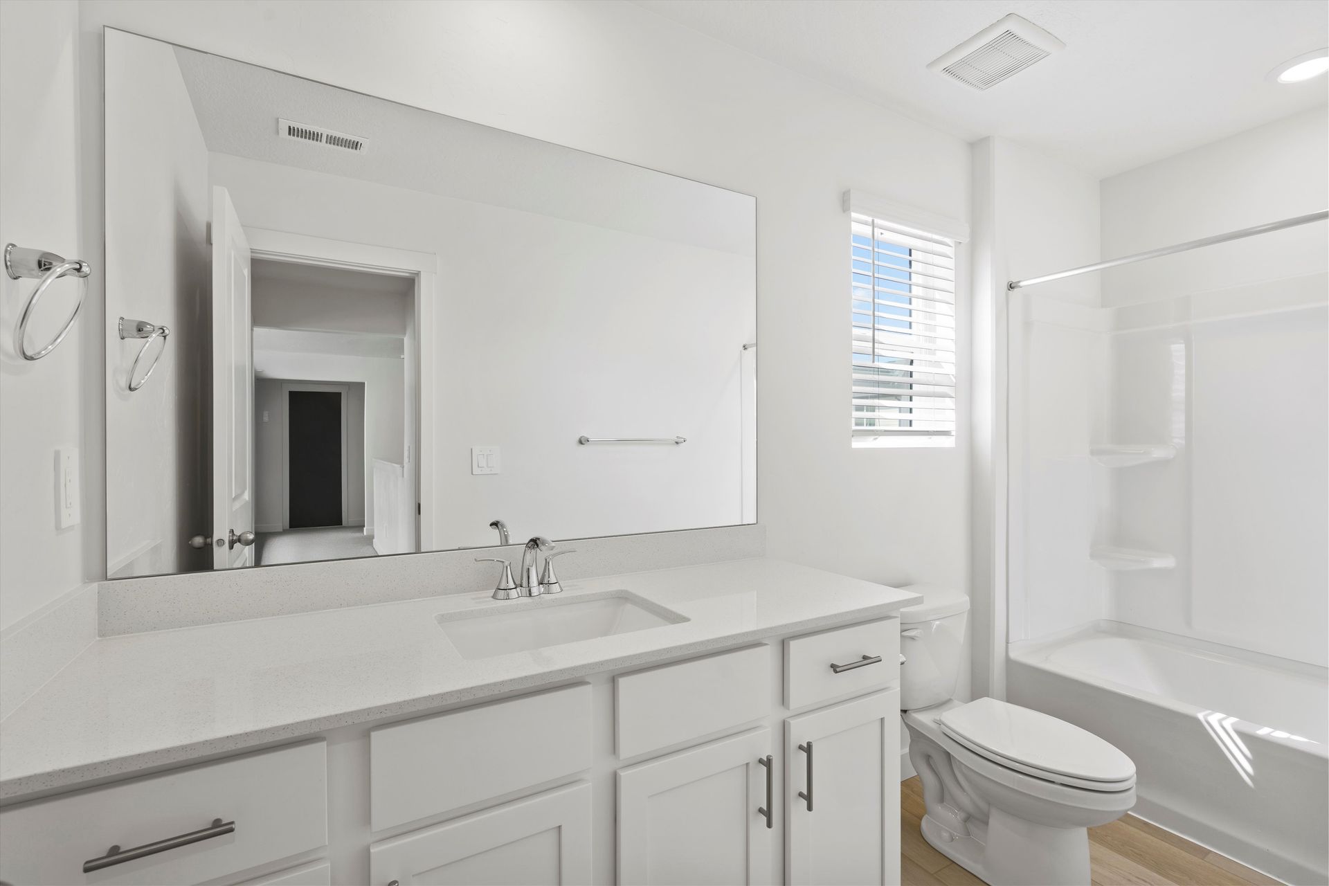 SLC_Willow_#4281_Bathroom_B_953-N-200-East-Santaquin-UT.jpg